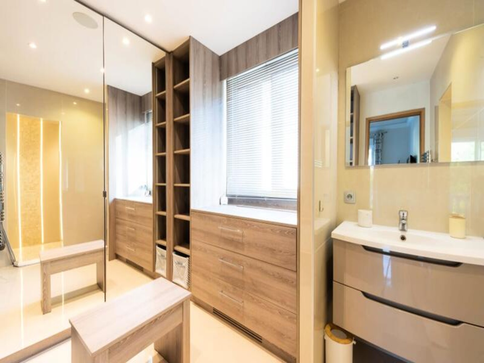 Luxe villa van 330m² met 6 slaapkamers, verwarmd zwembad en jacuzzi in Vallauris - foto 21