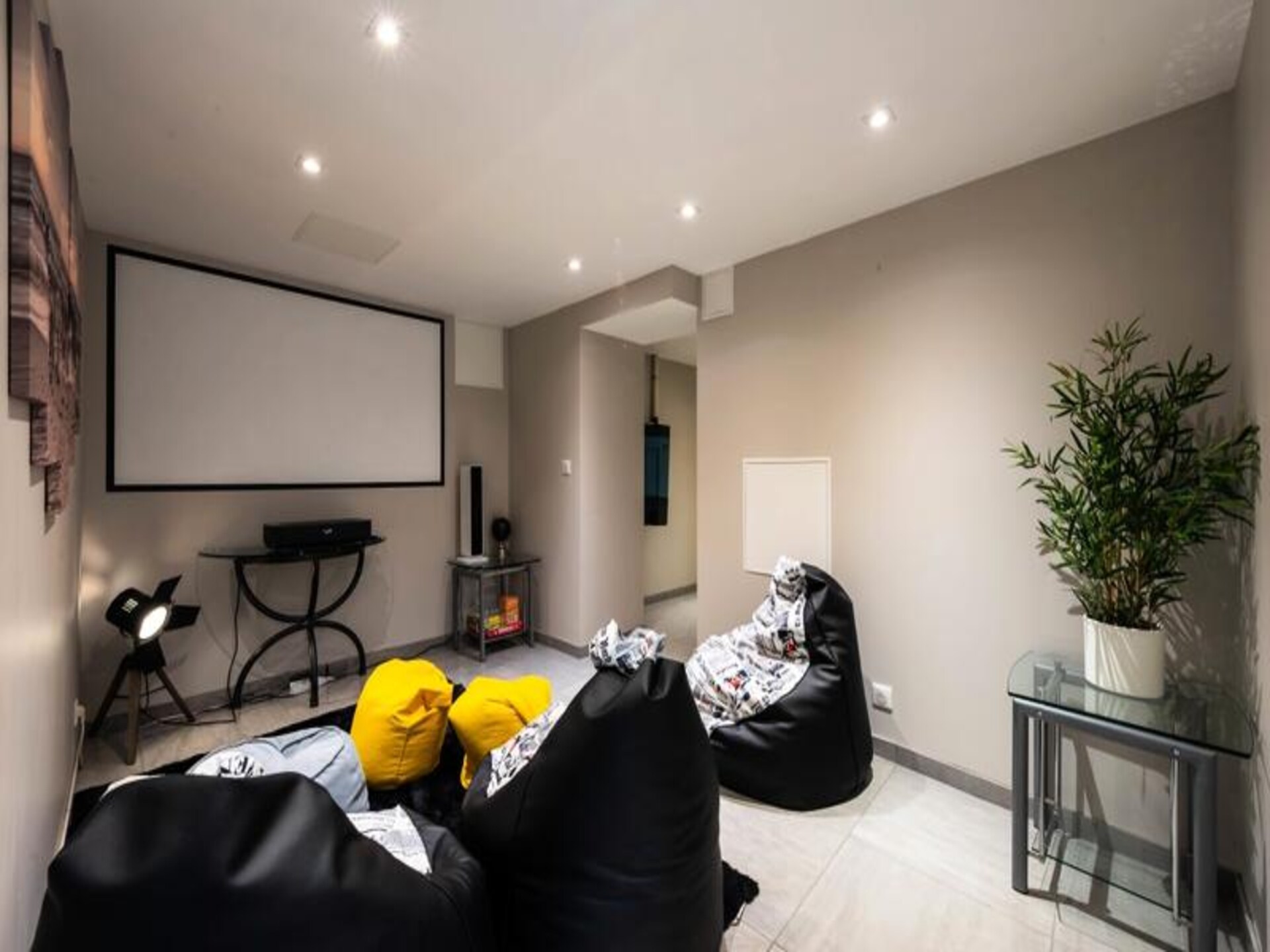 Luxe villa van 330m² met 6 slaapkamers, verwarmd zwembad en jacuzzi in Vallauris - foto 37