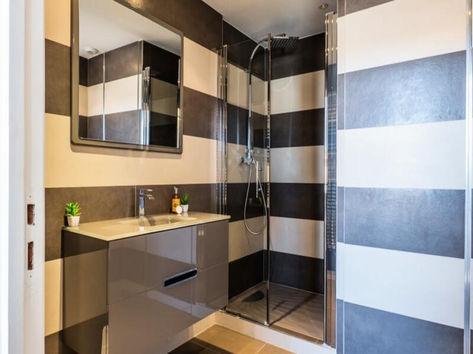 Elegant 3-kamerappartement aan de Rue d'Antibes, vlakbij het Palais des Festivals - foto 21