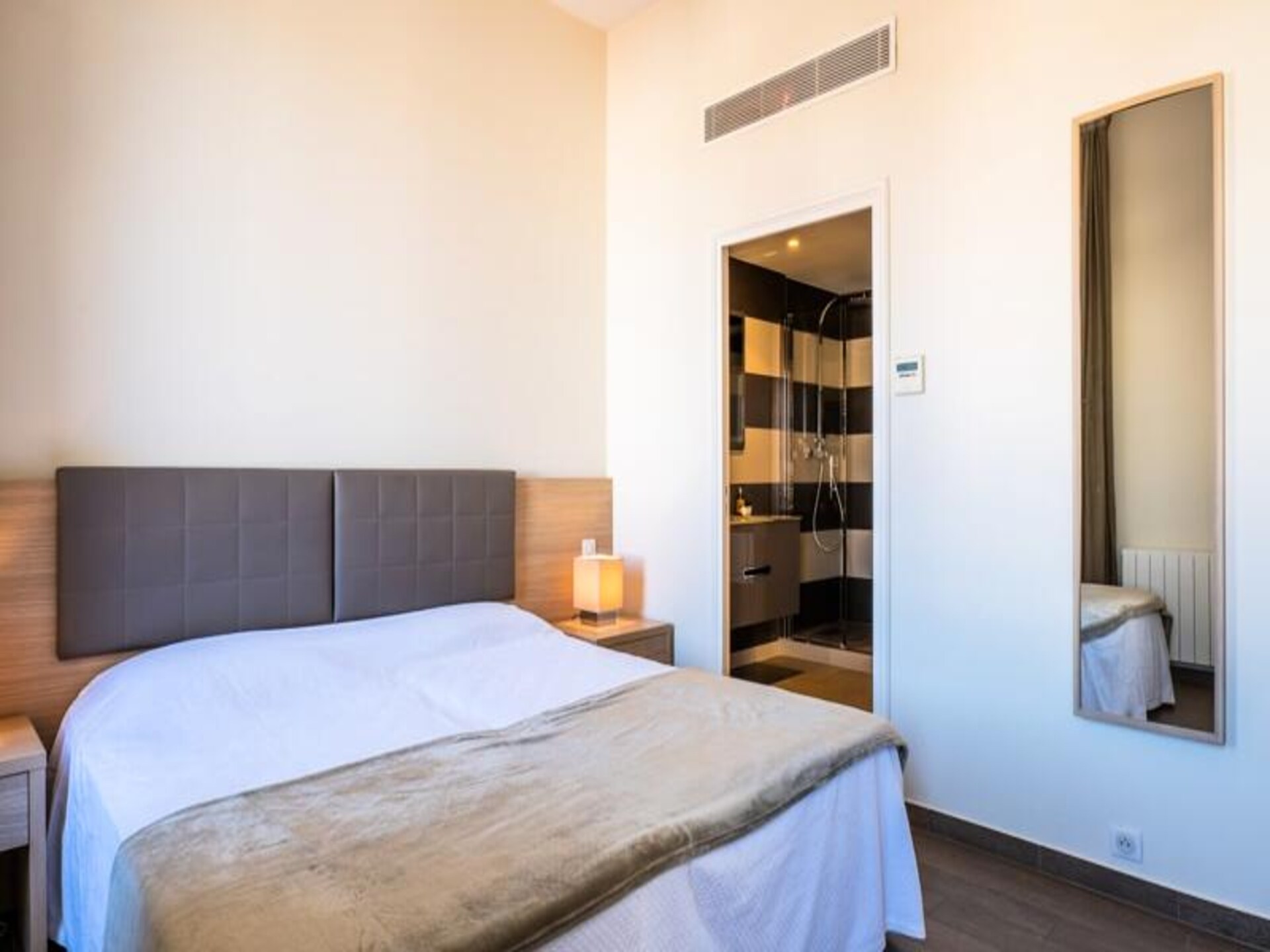 Elegant 3-kamerappartement aan de Rue d'Antibes, vlakbij het Palais des Festivals - foto 22
