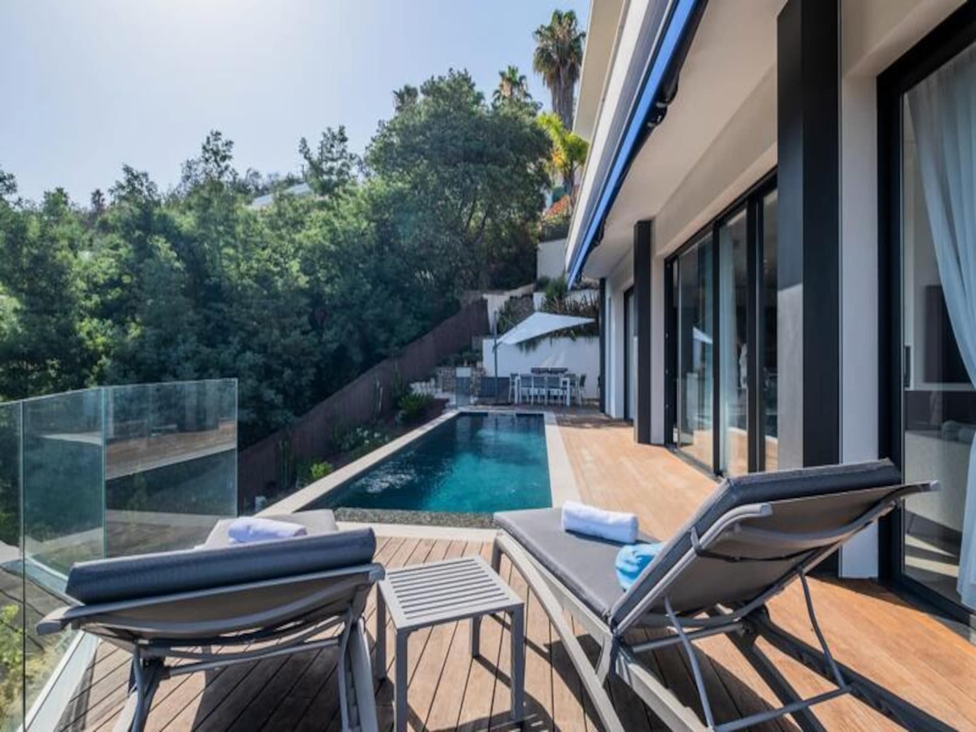 Architectenwoning met verwarmd zwembad en panoramisch zeezicht in Mandelieu - foto 8