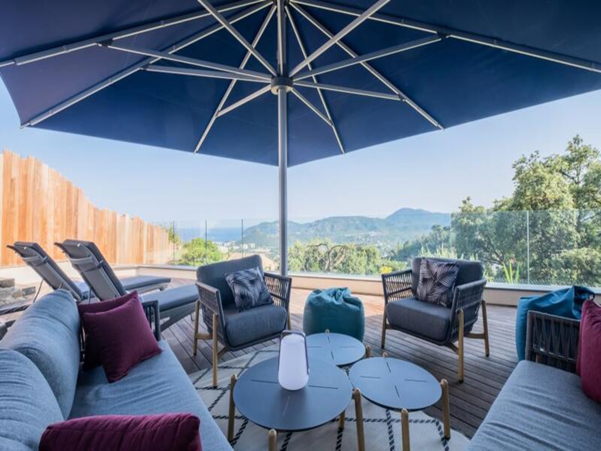 Architectenwoning met verwarmd zwembad en panoramisch zeezicht in Mandelieu - foto 9