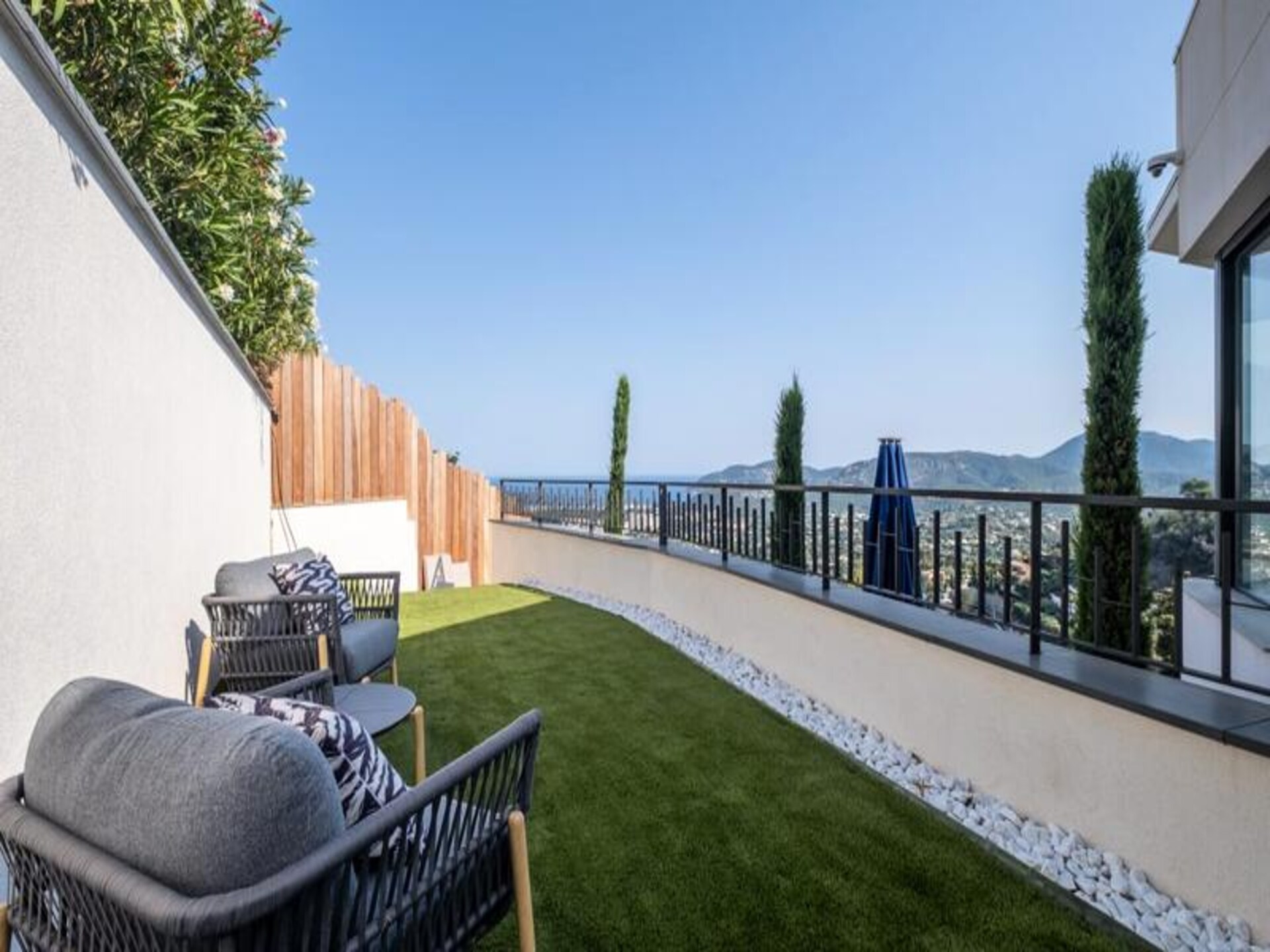 Architectenwoning met verwarmd zwembad en panoramisch zeezicht in Mandelieu - foto 10