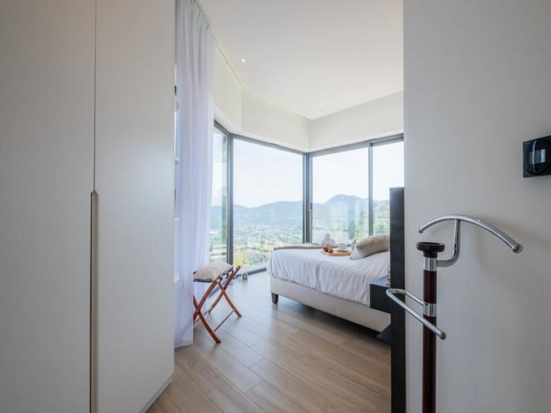 Architectenwoning met verwarmd zwembad en panoramisch zeezicht in Mandelieu - foto 32