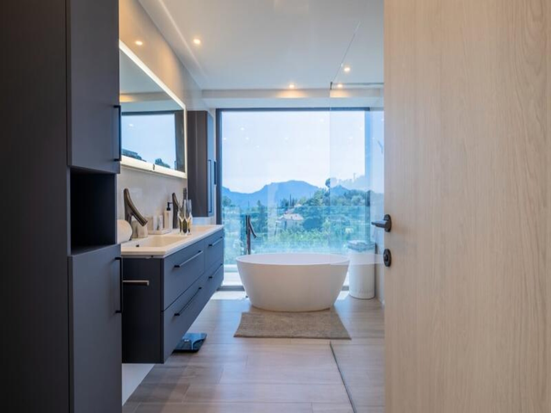 Architectenwoning met verwarmd zwembad en panoramisch zeezicht in Mandelieu - foto 34