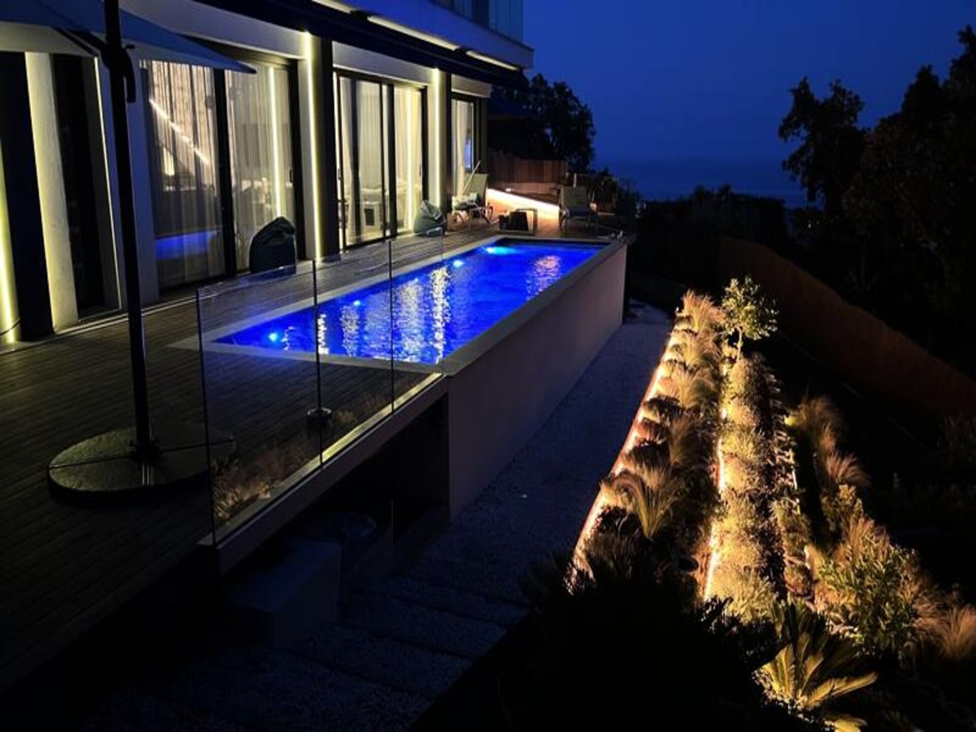 Architectenwoning met verwarmd zwembad en panoramisch zeezicht in Mandelieu - foto 41