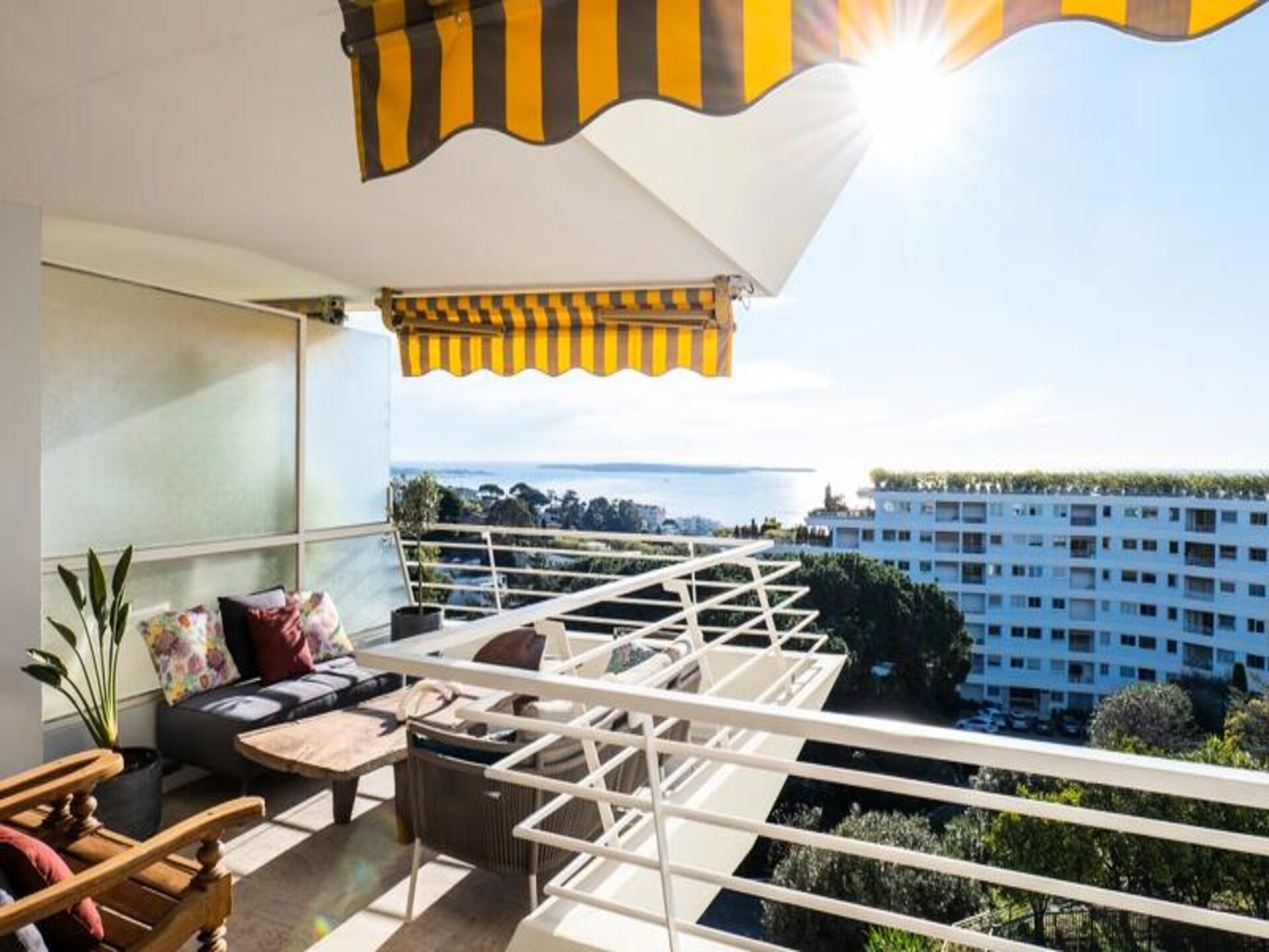 Luxe appartement met panoramisch zeezicht en zwembad in Cannes - foto 1