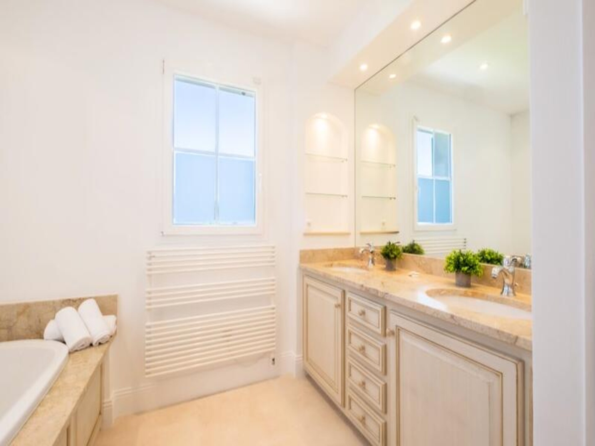 Provençaalse droomvilla van 280m² met privézwembad nabij Cannes en Nice - foto 48