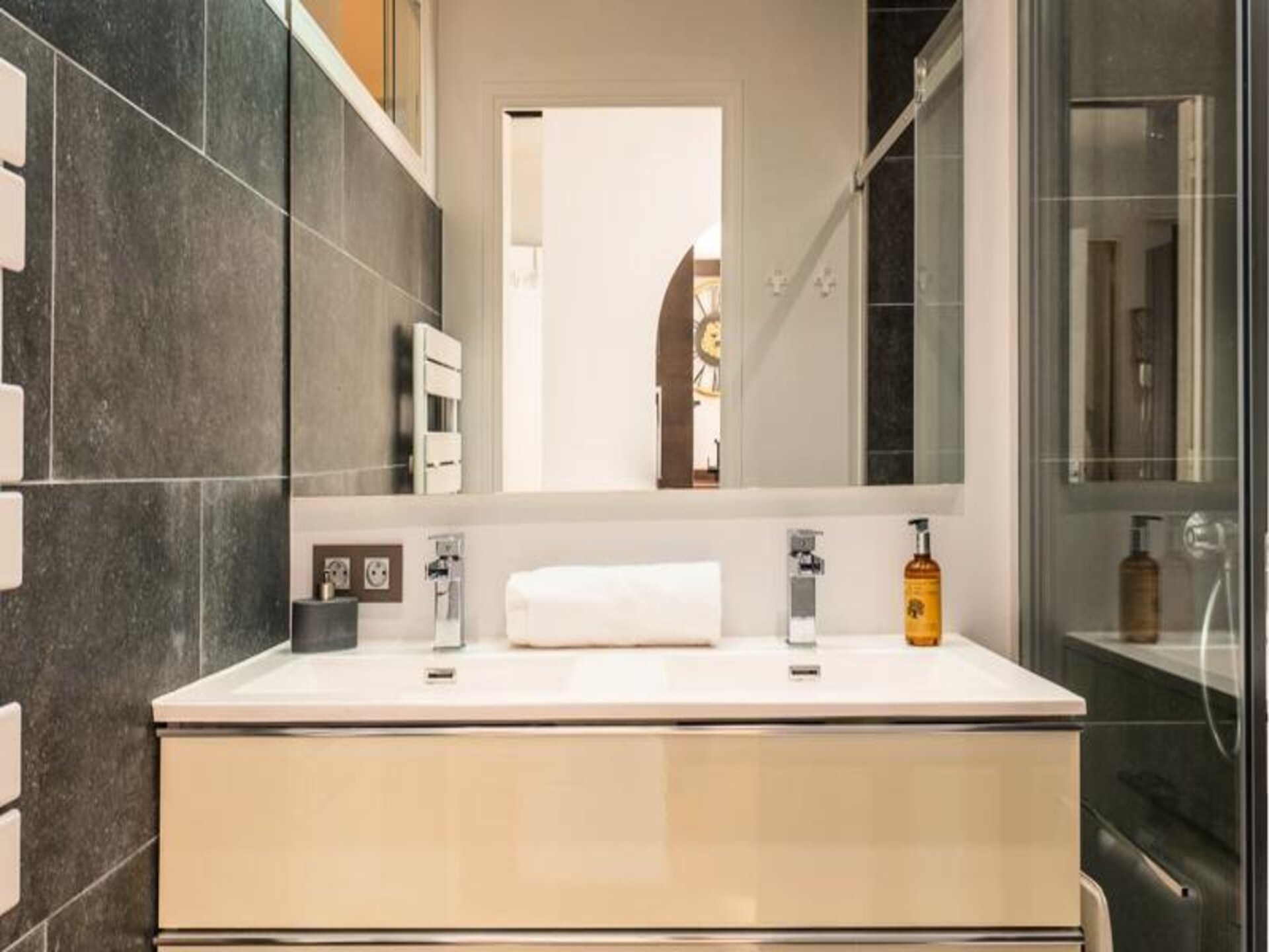 Licht appartement met terras, op 15 minuten lopen van het Palais - foto 3