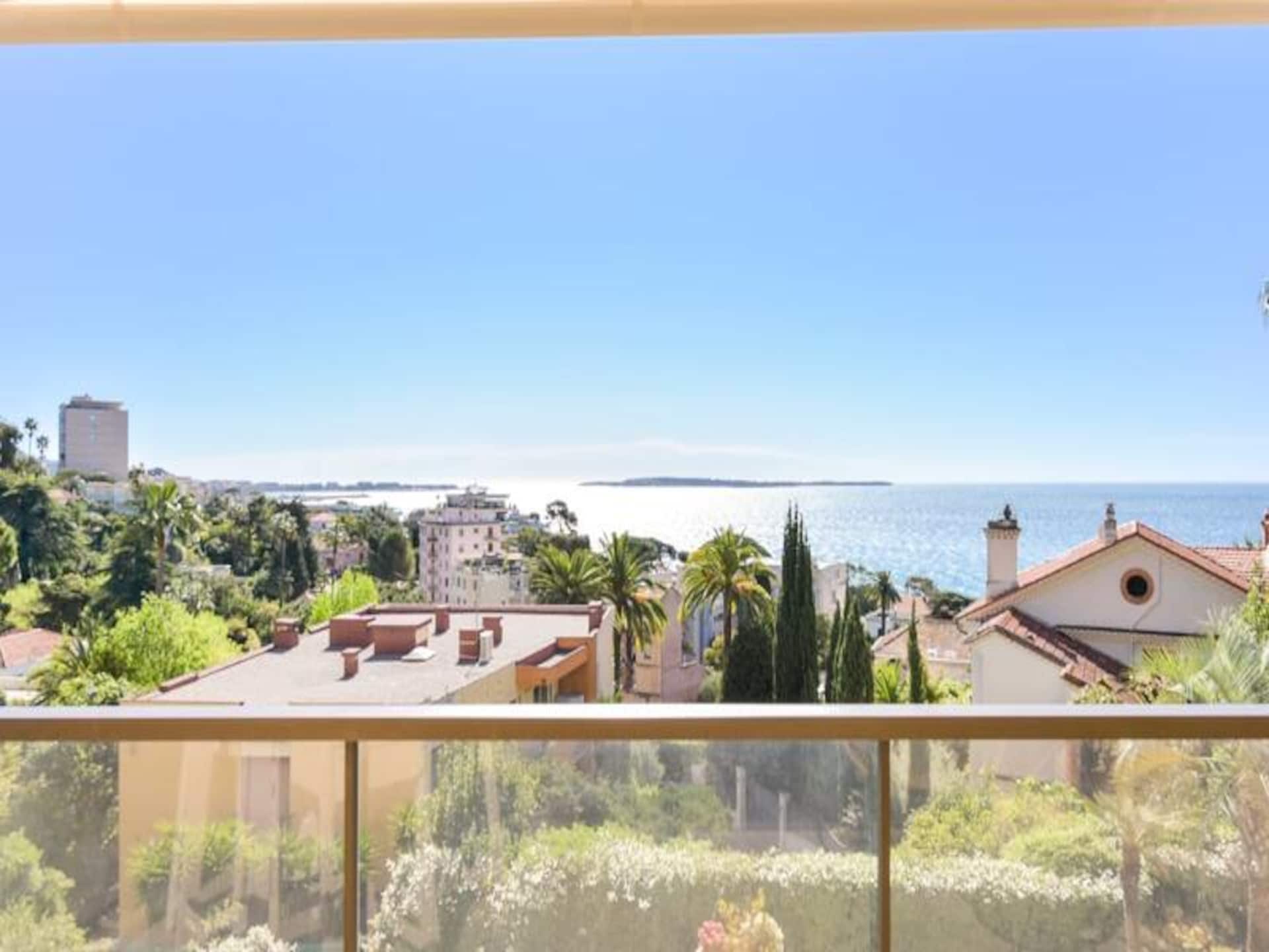 Appartement Cannes la Bocca met zeezicht, zwembad en garage - foto 8