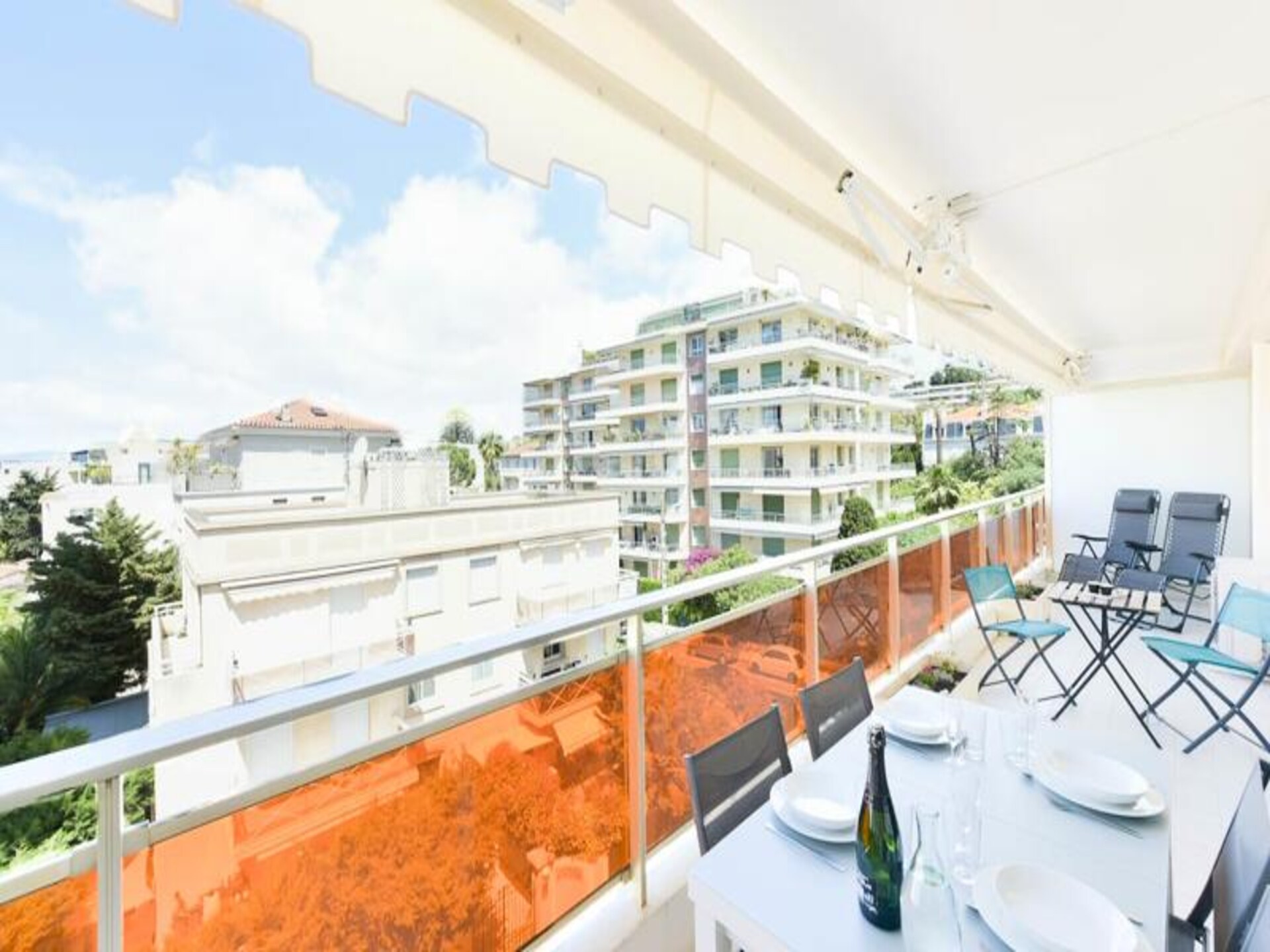 Gerennoveerd 2-kamerappartement met terras op 7 minuten van strand Cannes - foto 17