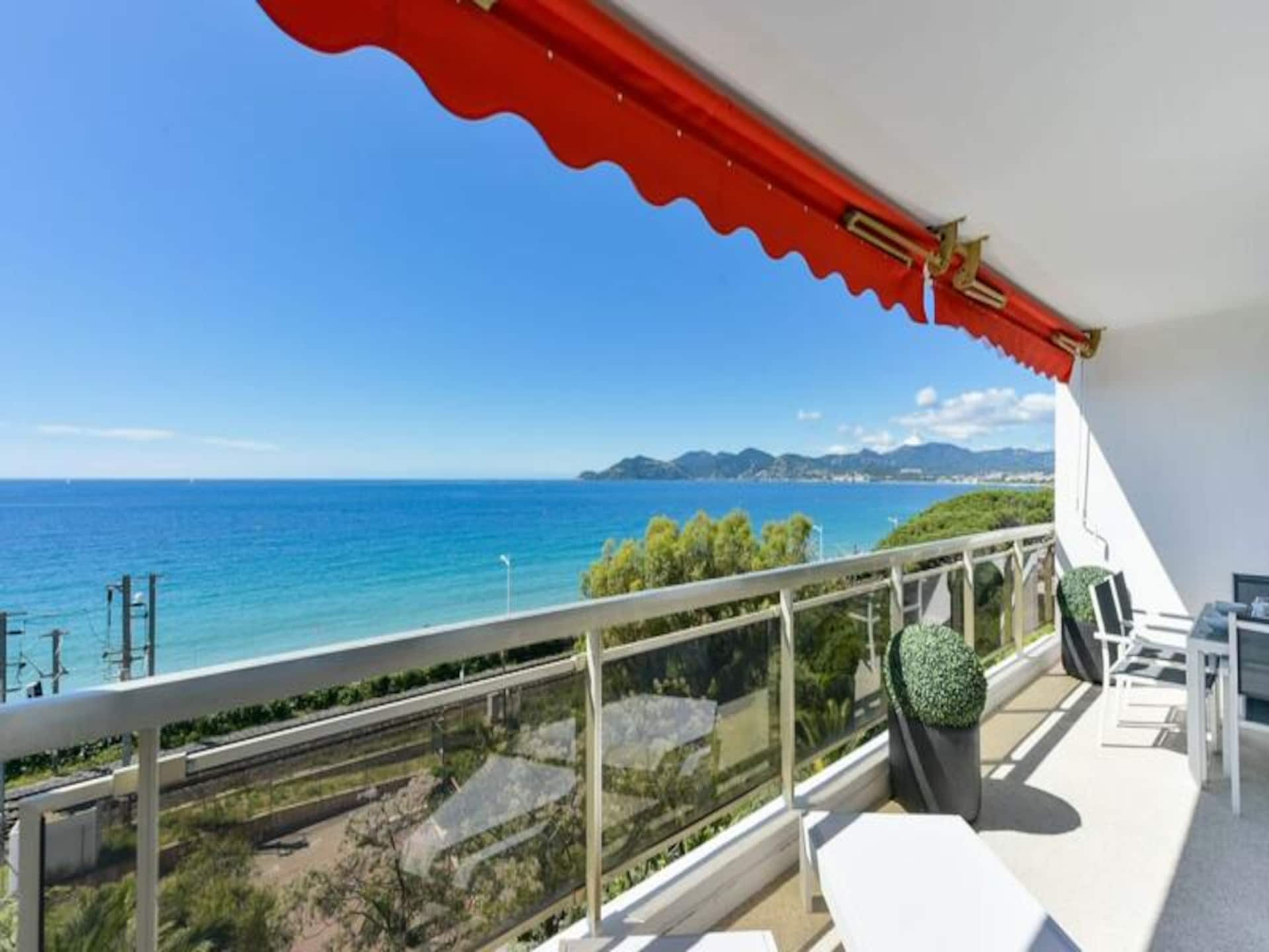 Licht appartement met panoramisch zeezicht in Cannes la Bocca - foto 7