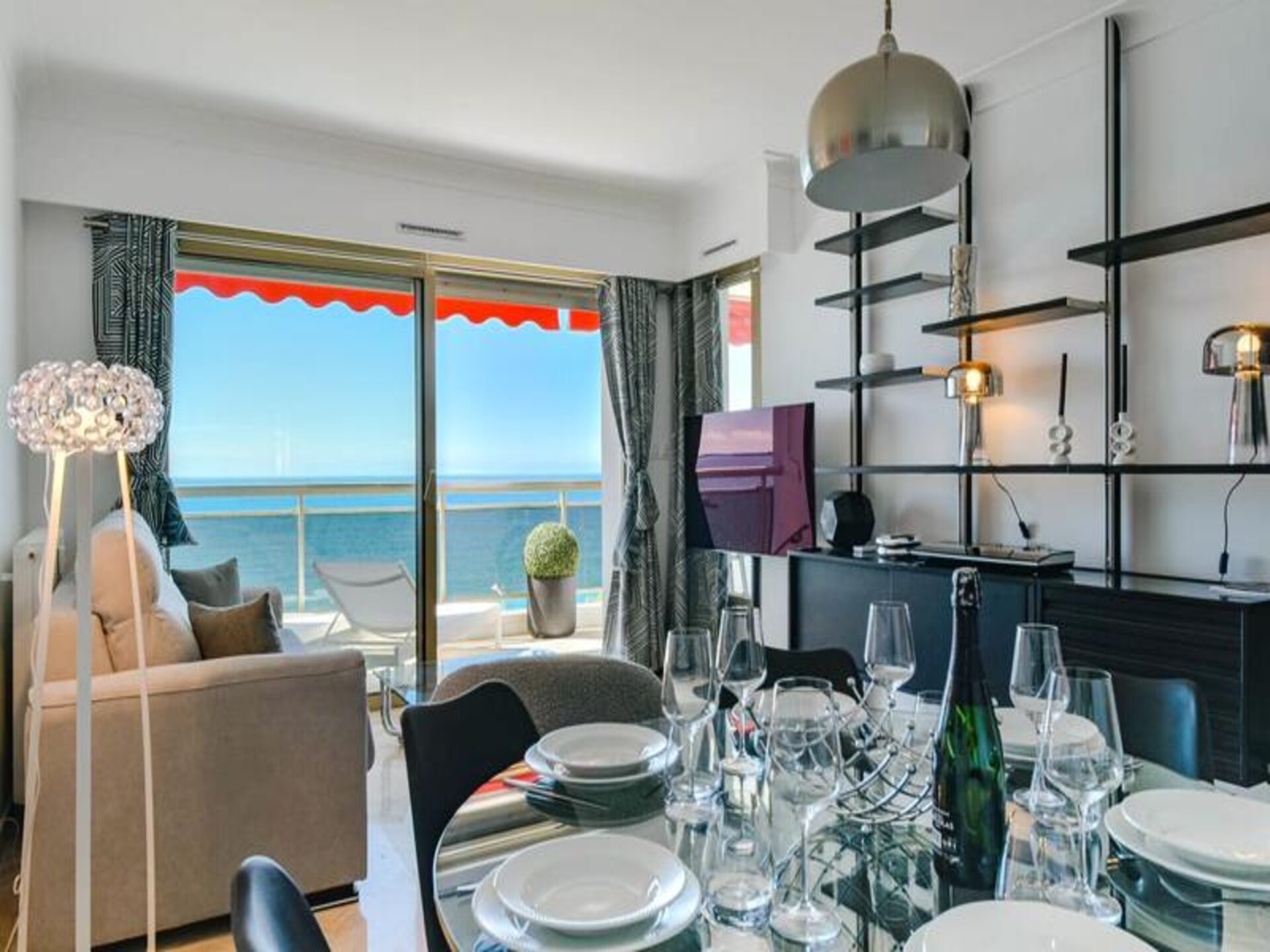Licht appartement met panoramisch zeezicht in Cannes la Bocca - foto 11