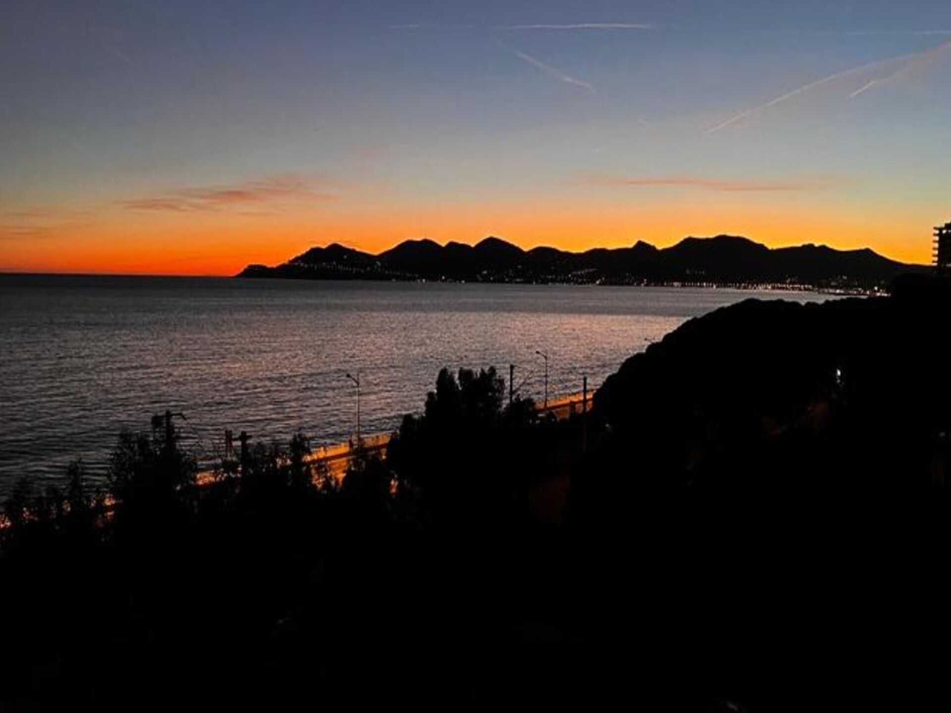 Licht appartement met panoramisch zeezicht in Cannes la Bocca - foto 28