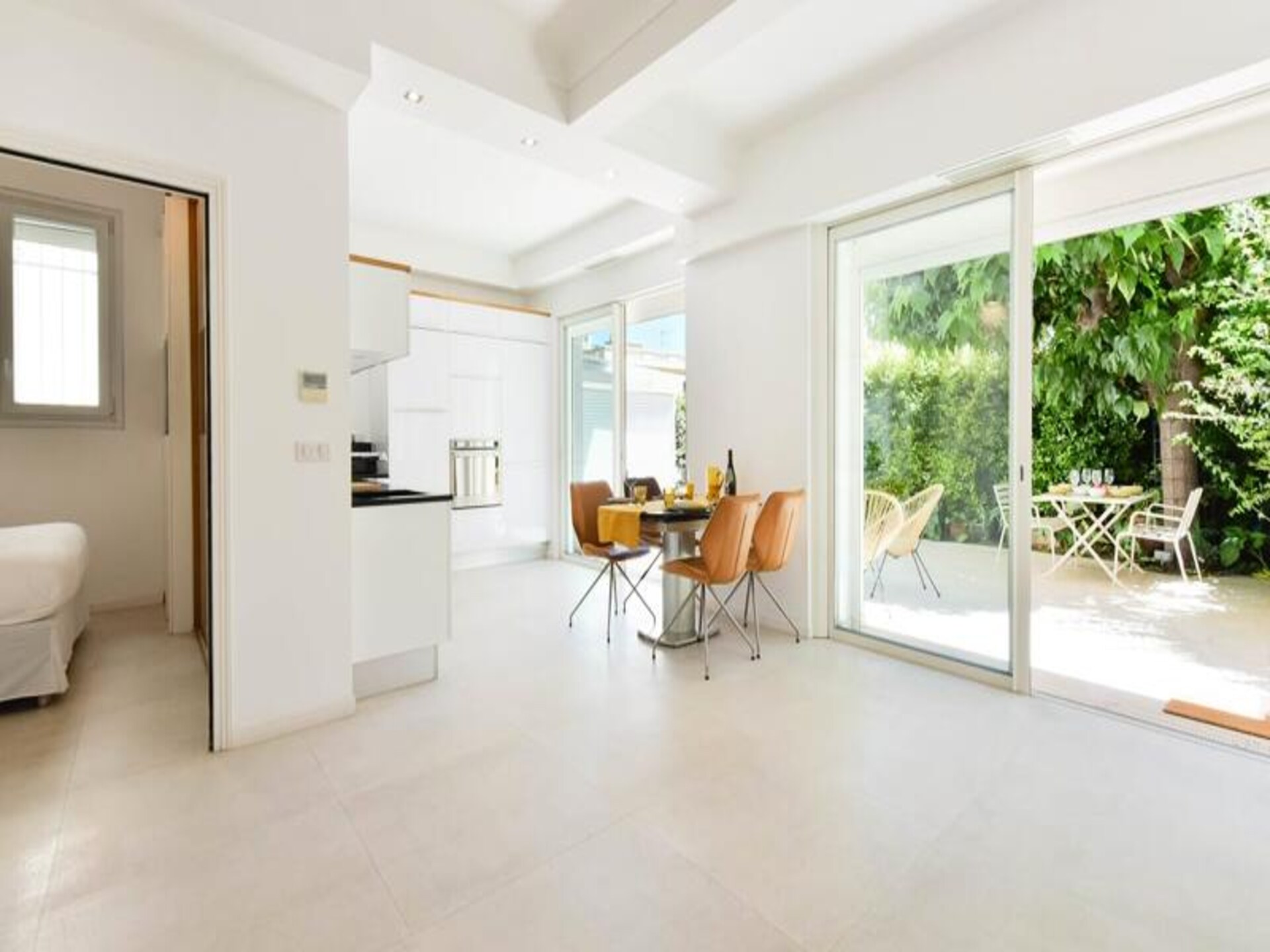 Licht appartement met tuin en garage, op 150 meter van het strand van Cannes - foto 7
