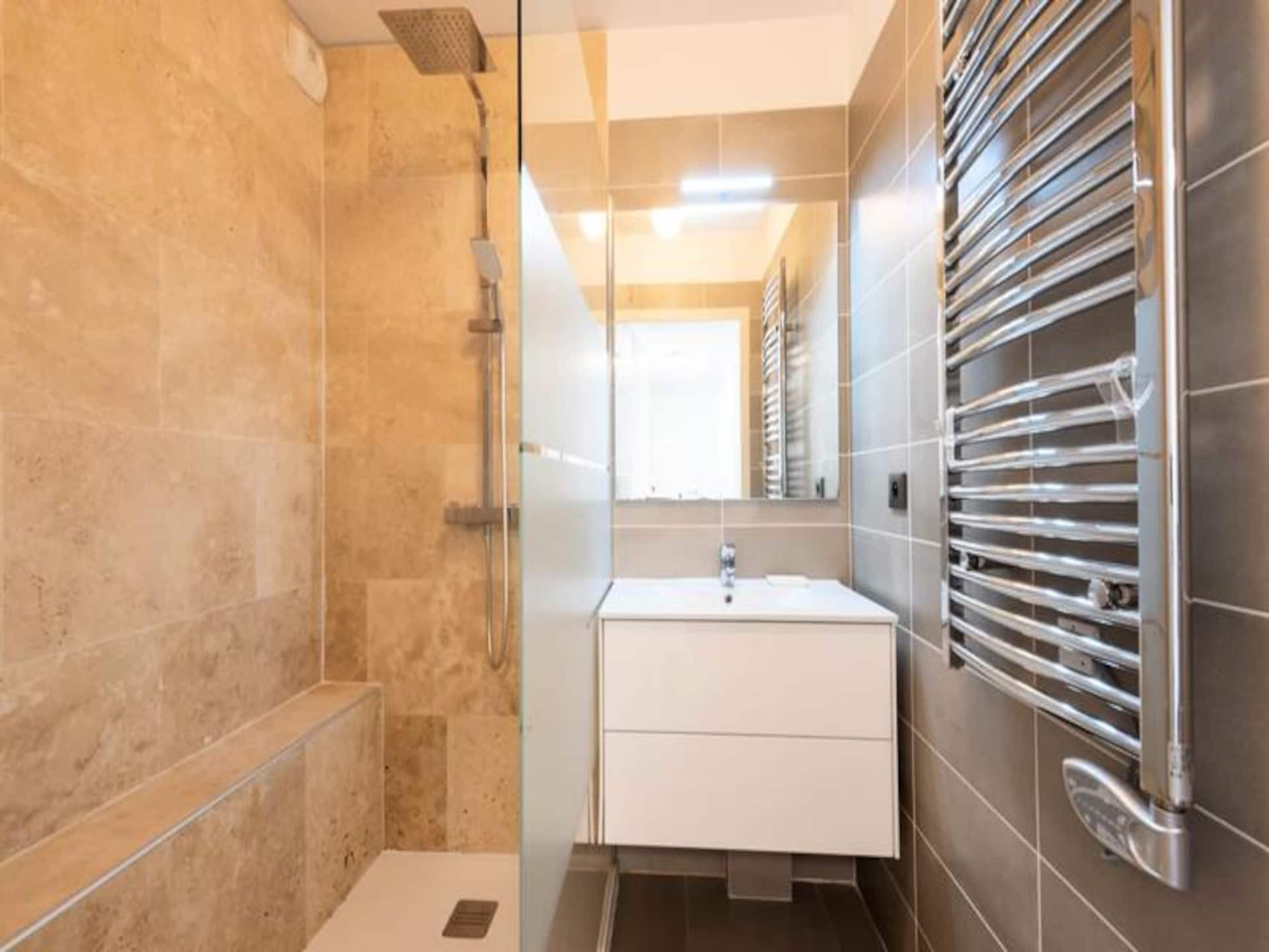 Elegant 2-slaapkamerappartement met zwembad op 100m van strand Cannes - foto 15