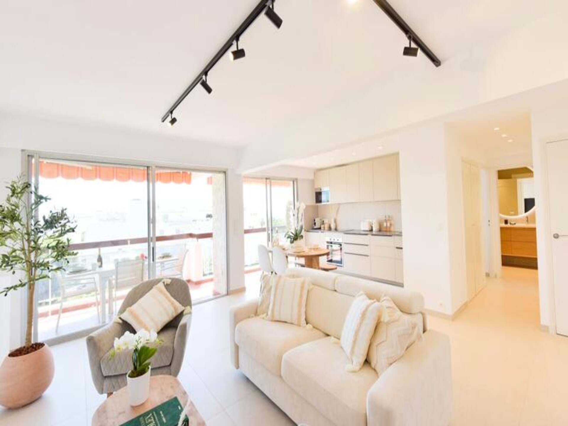 Luxe appartement met zeezicht in Golfe-Juan, strand op loopafstand - foto 10