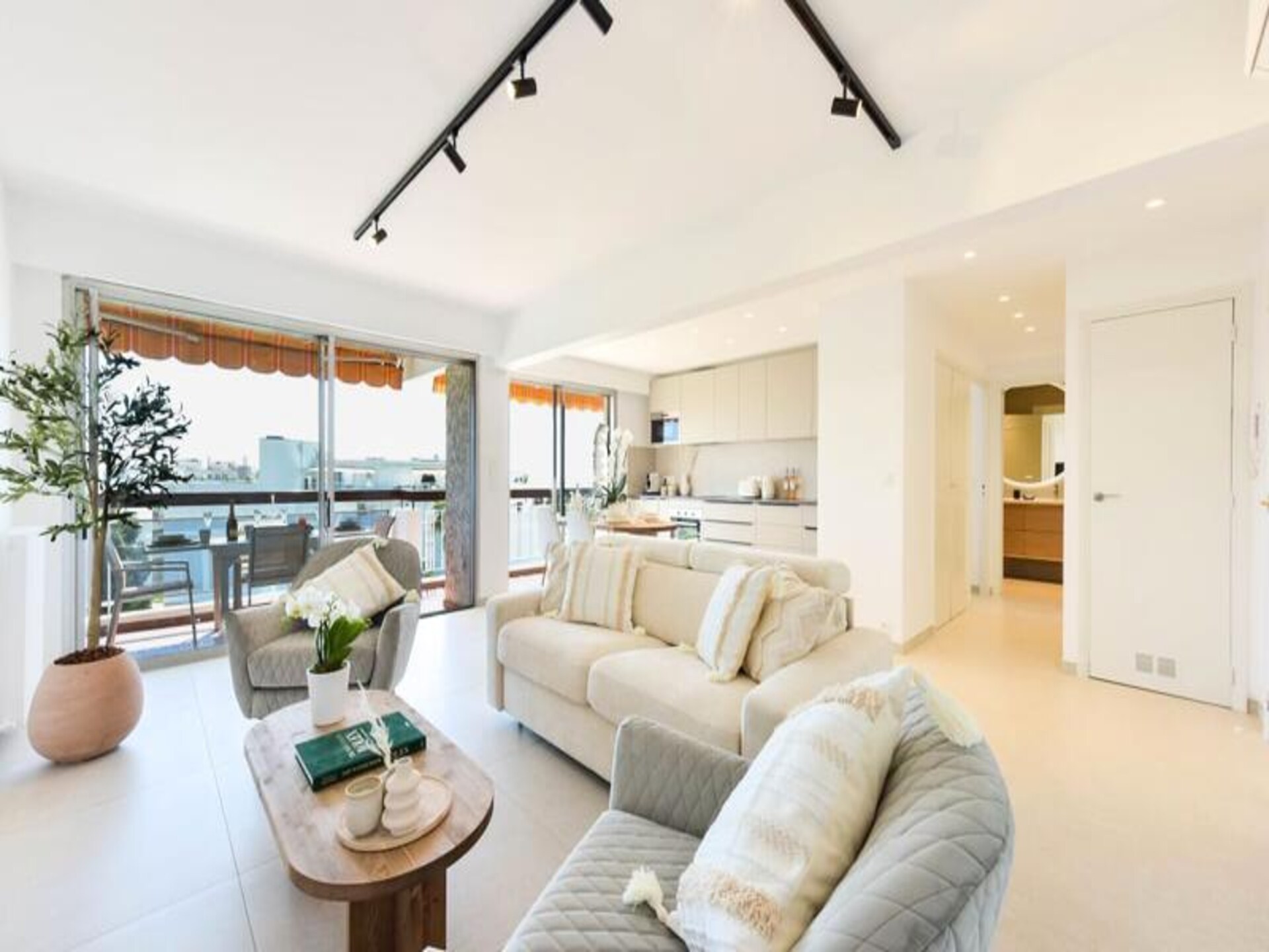 Luxe appartement met zeezicht in Golfe-Juan, strand op loopafstand - foto 20
