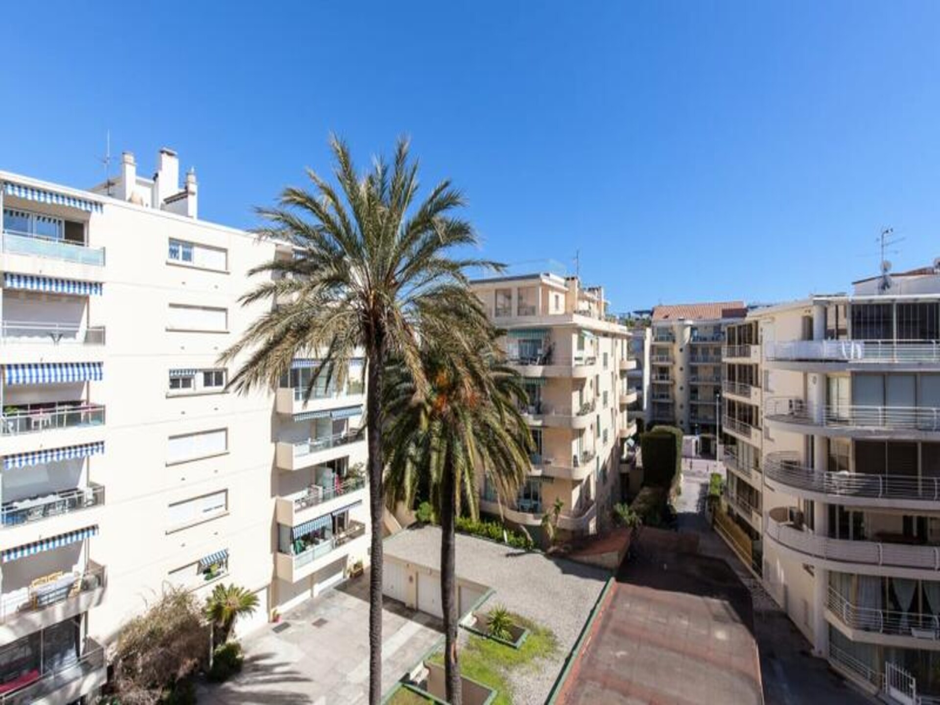 Prachtig appartement met panoramisch zeezicht en groot terras aan de Croisette - foto 17