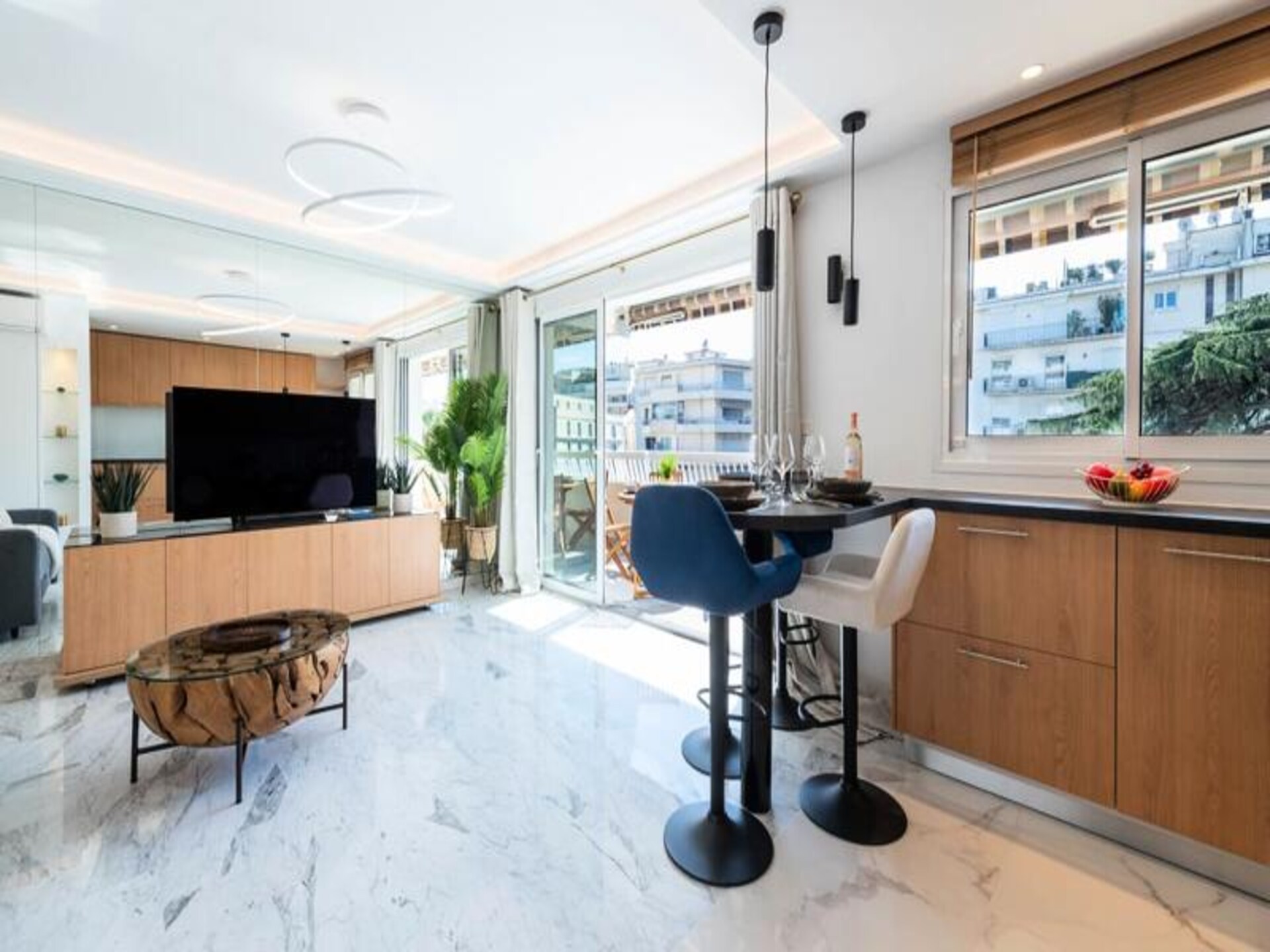 Gerenoveerd Appartement met Zonnig Terras in het Hart van Cannes - foto 6