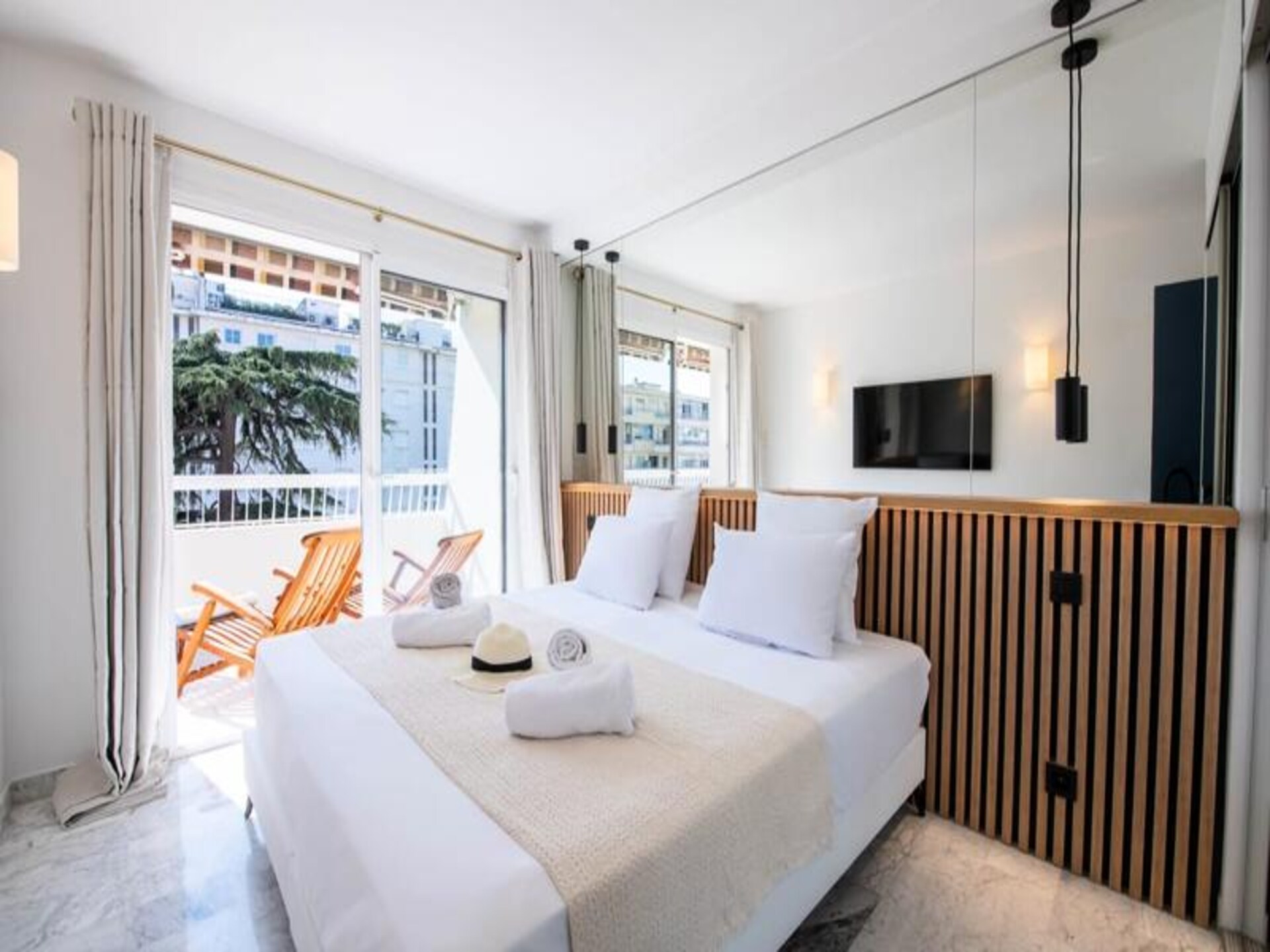 Gerenoveerd Appartement met Zonnig Terras in het Hart van Cannes - foto 15