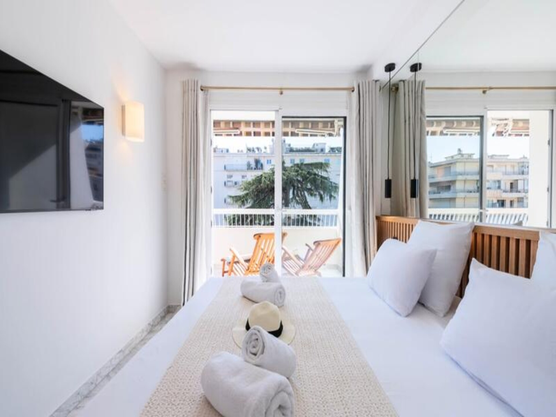 Gerenoveerd Appartement met Zonnig Terras in het Hart van Cannes - foto 17