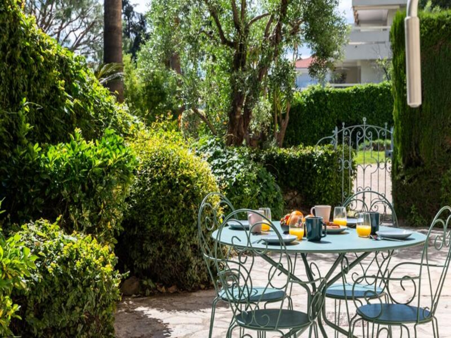 Luxe tuinappartement op 4 minuten van La Croisette en het strand - foto 8