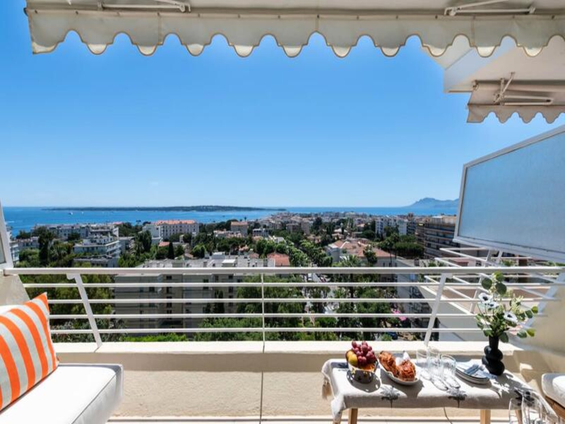 Elegant appartement in Cannes met panoramisch zeezicht en terras - foto 2