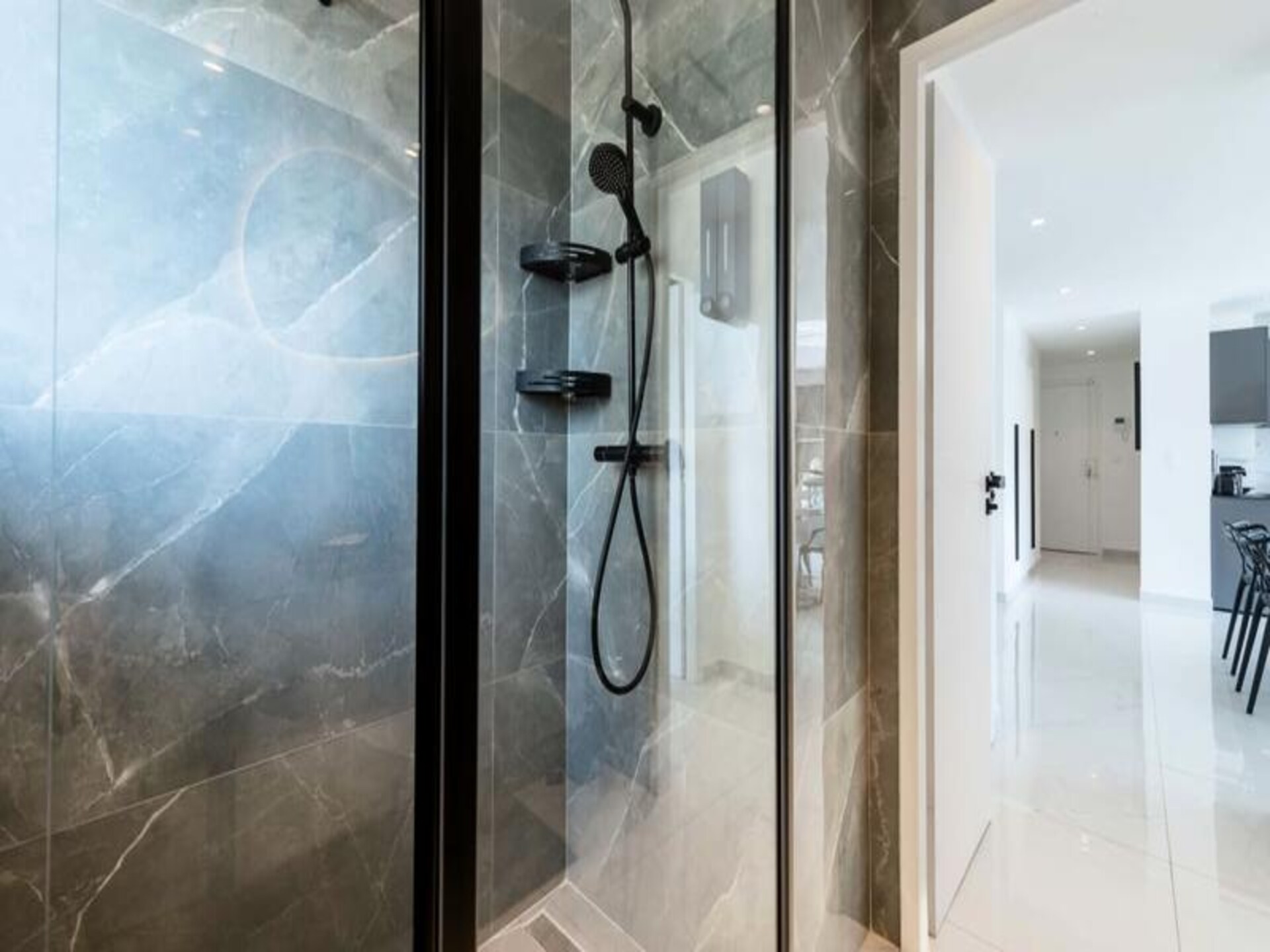 Modern appartement in hartje Cannes aan de Rue d'Antibes - foto 22