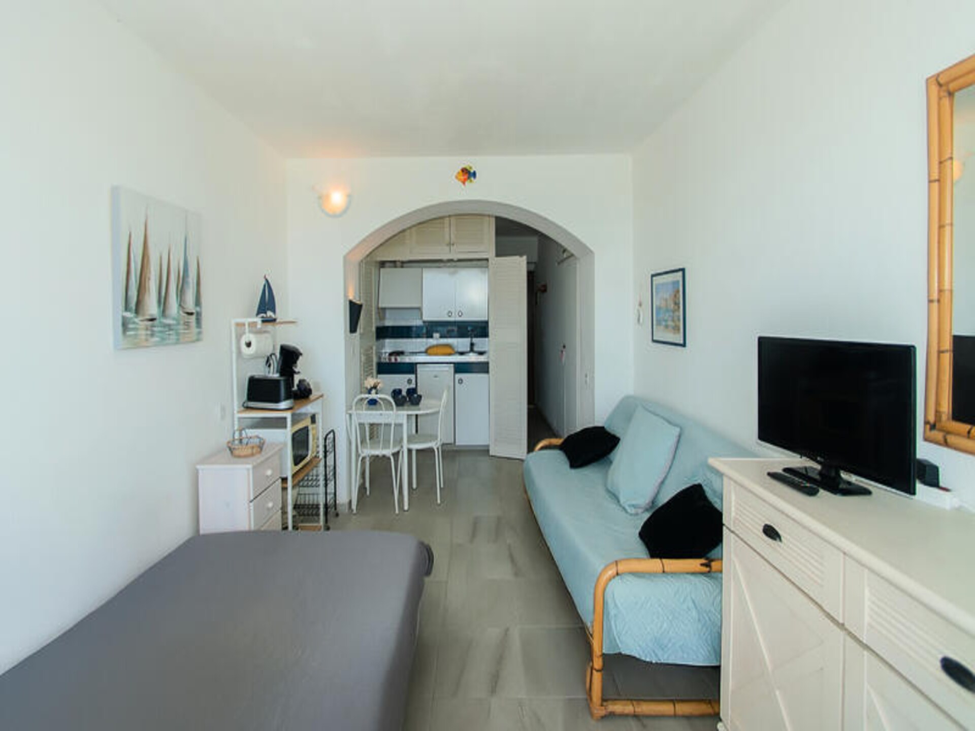 Knusse studio in Roses met zwembad en uitzicht op zee - foto 12