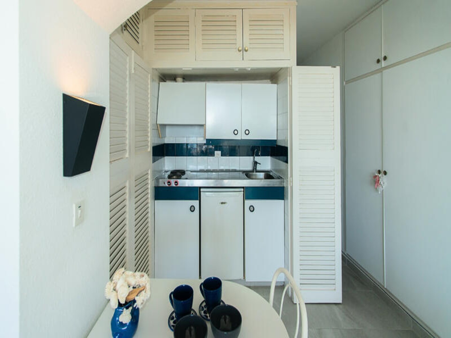 Knusse studio in Roses met zwembad en uitzicht op zee - foto 14