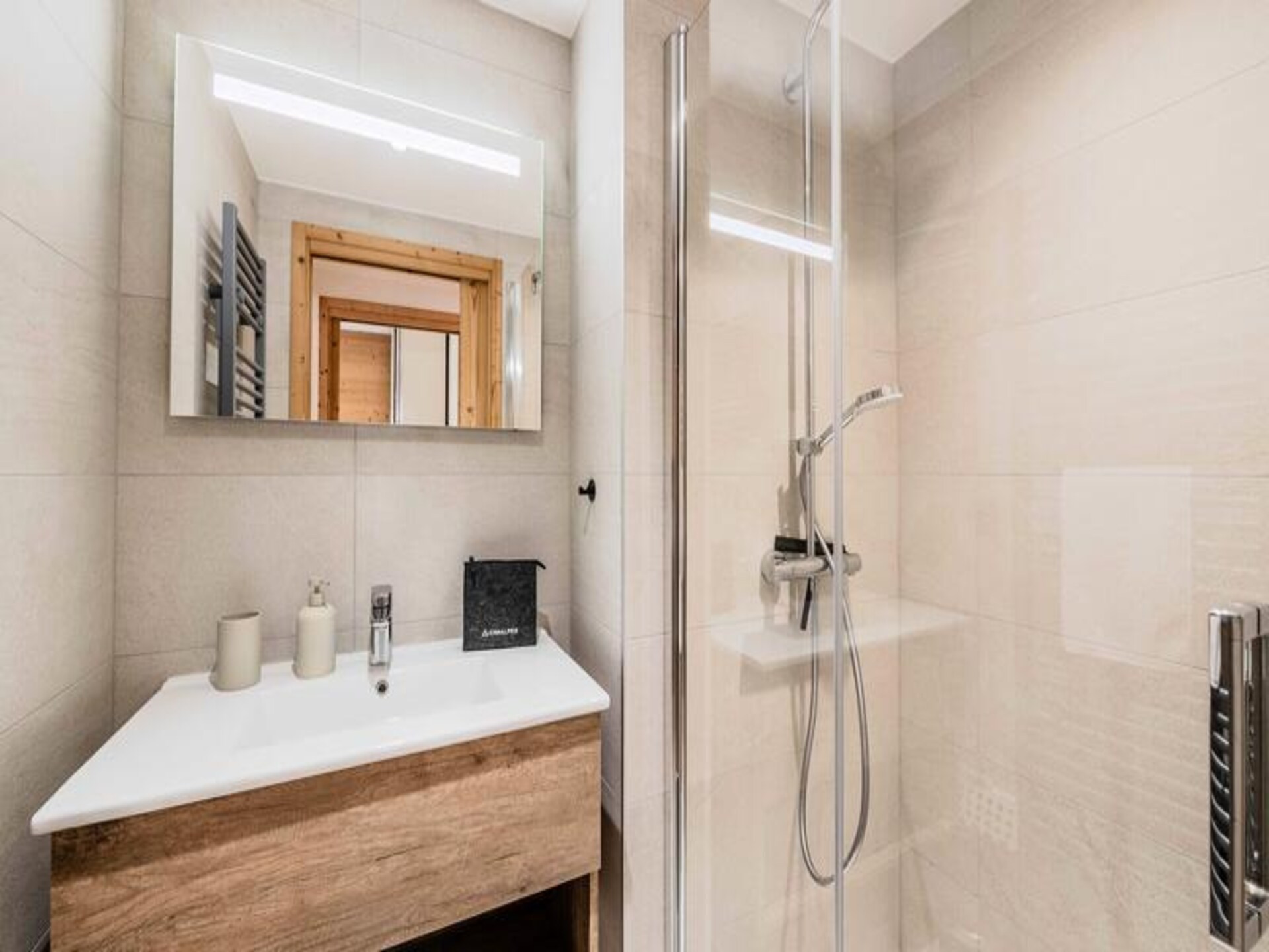 Luxe appartement in centrum Morzine, 100m van de Super-Morzine gondel - foto 11