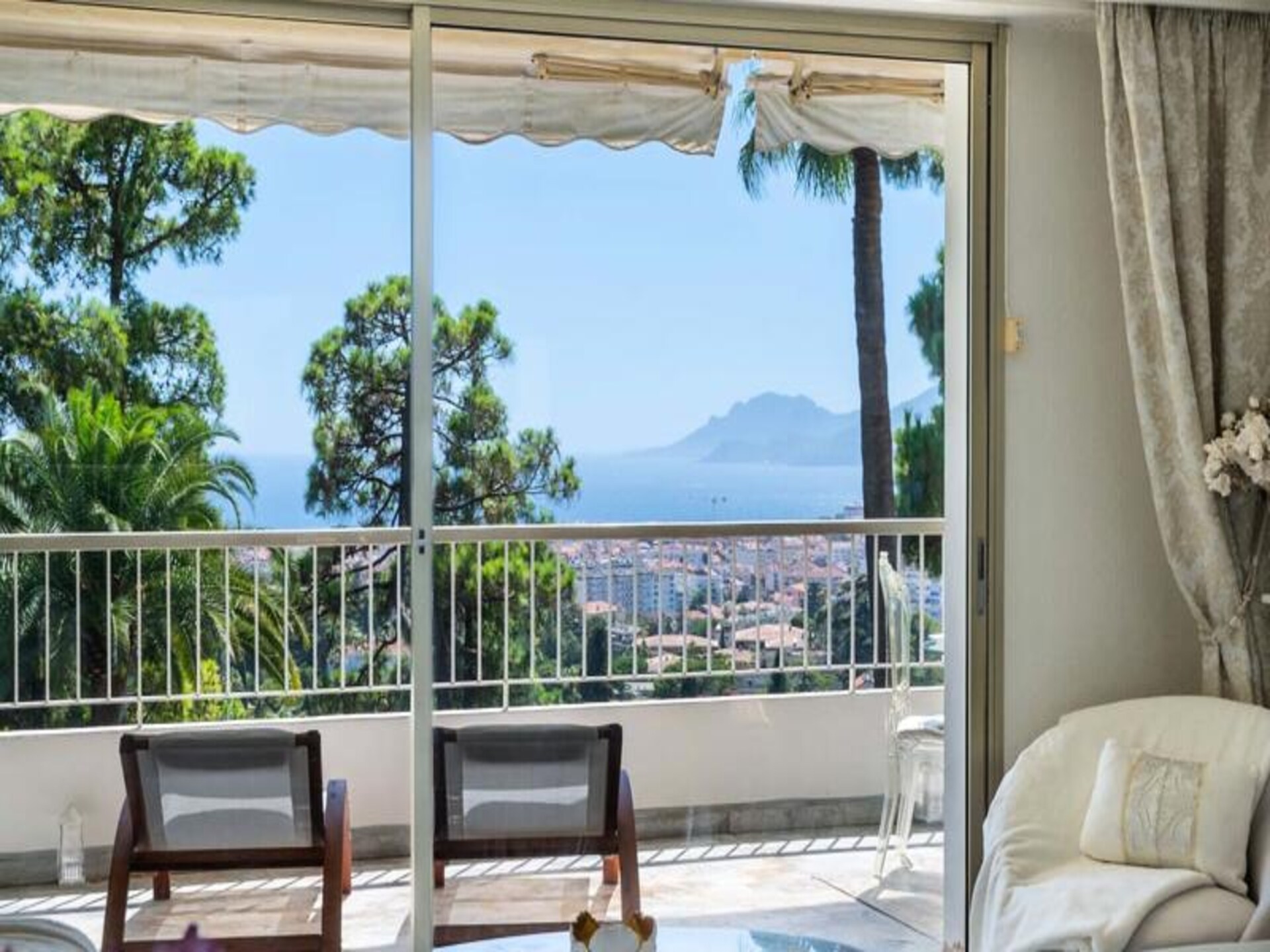 Elegant appartement met panoramisch zeezicht en zwembad in Cannes - foto 10