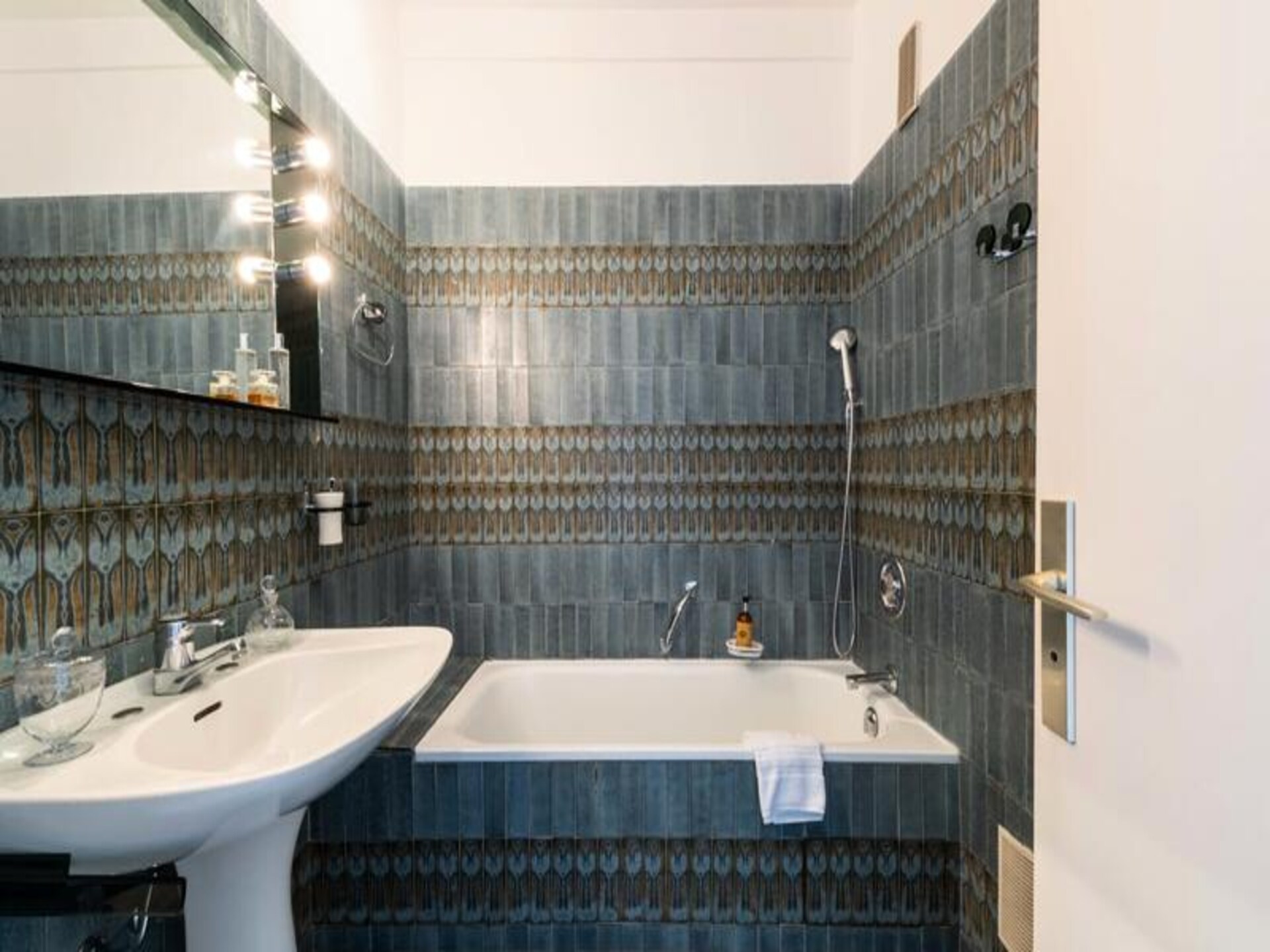 Elegant appartement met panoramisch zeezicht en zwembad in Cannes - foto 24