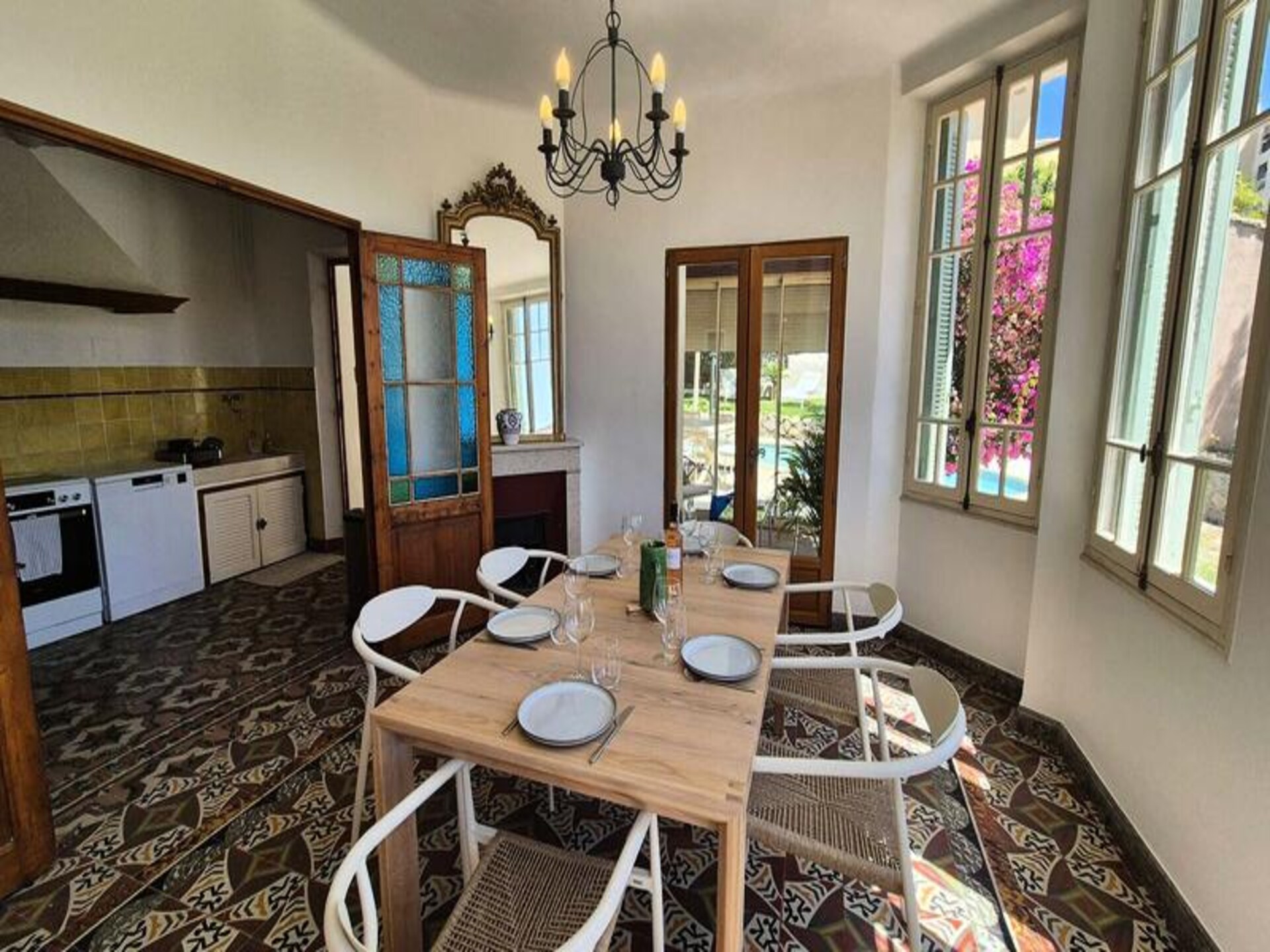 Ruim familie-appartement met privézwembad in Saint-Mandrier-sur-Mer - foto 13