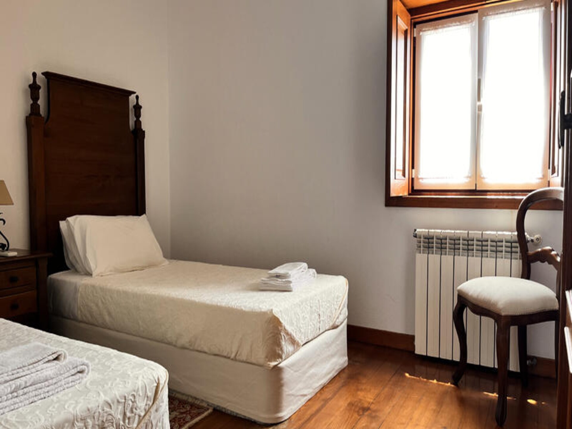 Romantisch appartement in groen hart van Noord-Portugal met tuin en zwembad - foto 1