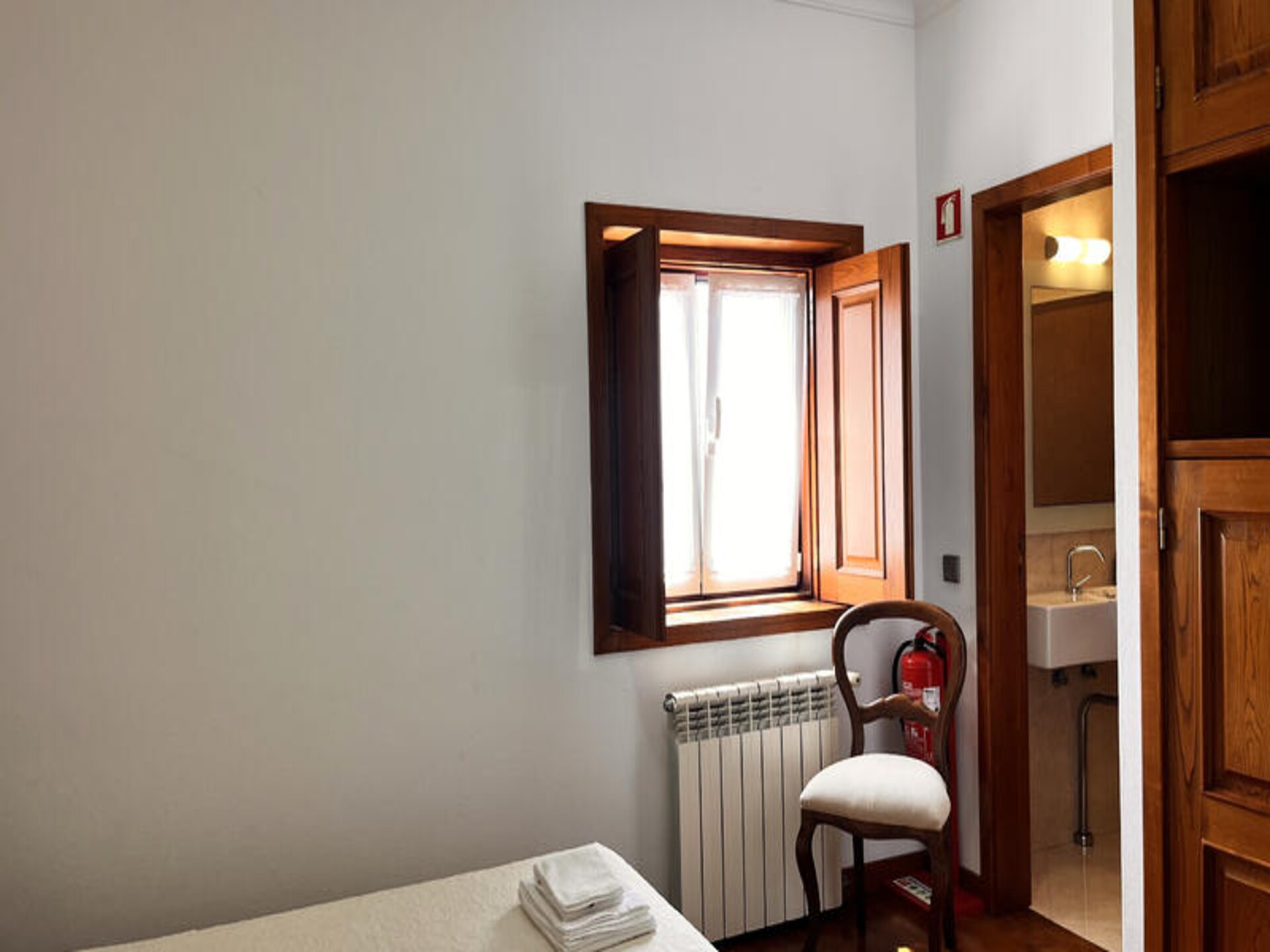 Romantisch appartement in groen hart van Noord-Portugal met tuin en zwembad - foto 2
