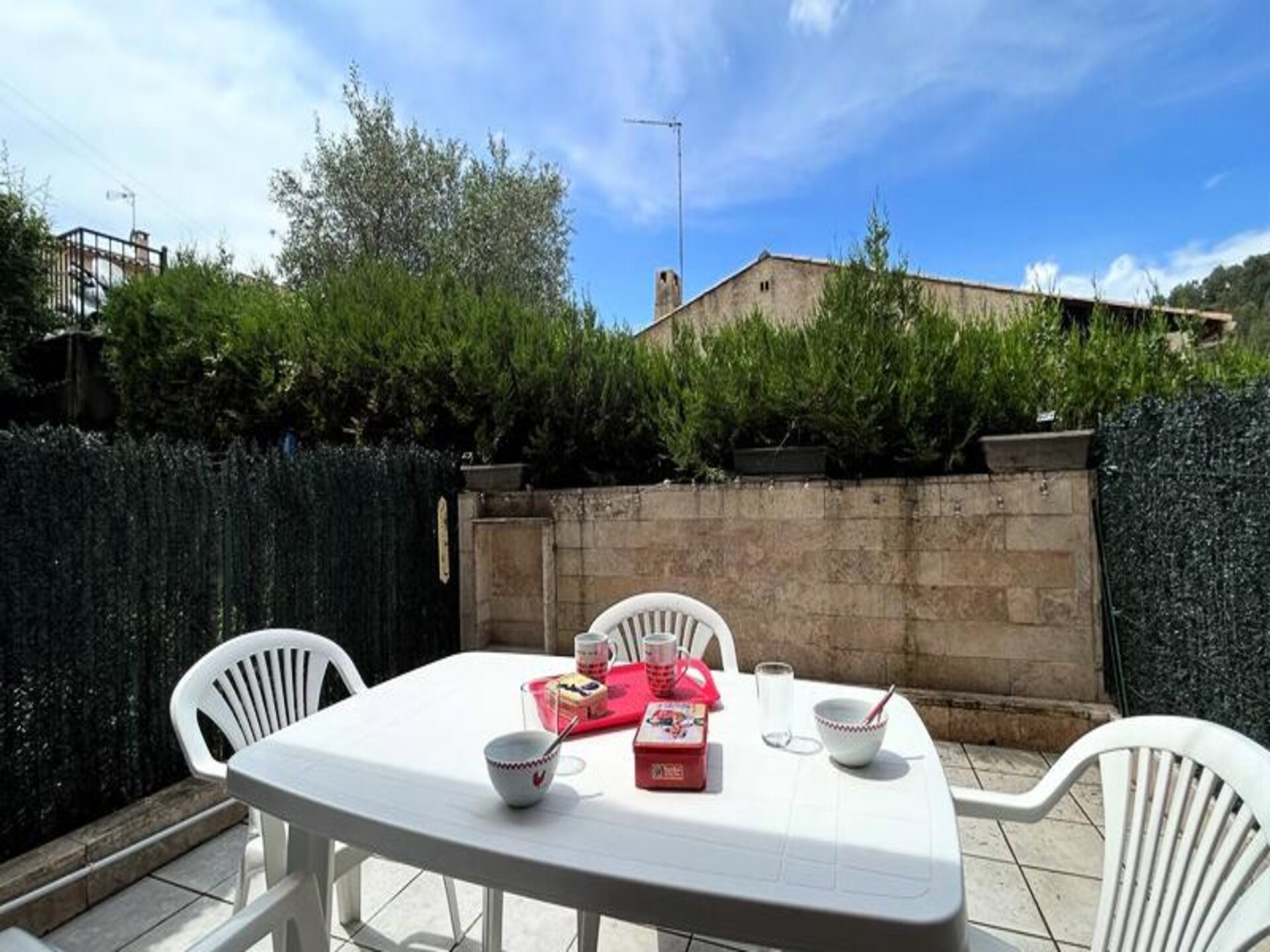 Charmant studio in Provençaals kuuroord Greoux-les-Bains met zuidterras - foto 8