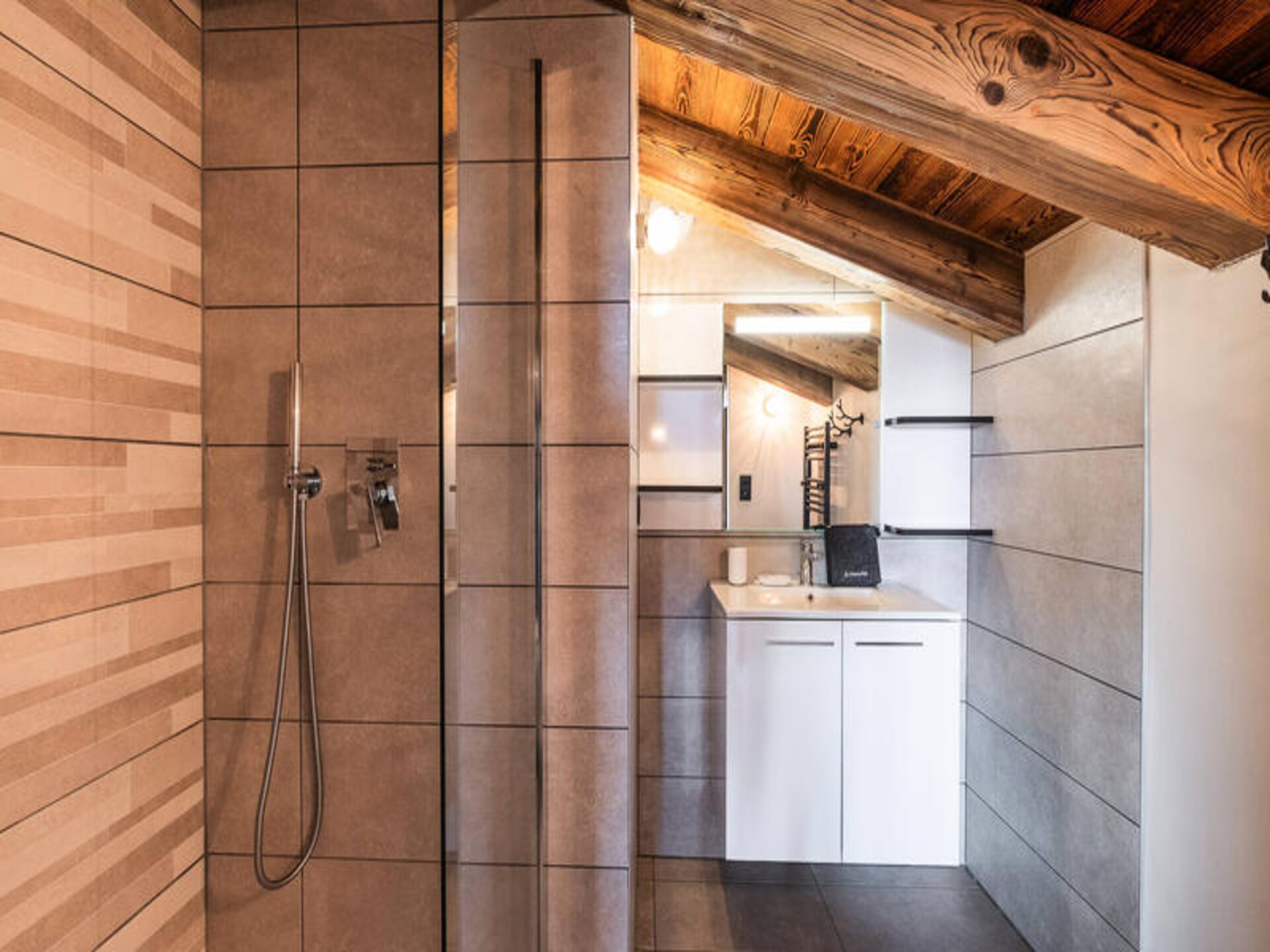 Luxe chaletappartement met sauna, jacuzzi en ski-in/ski-out in Les Saisies - foto 14