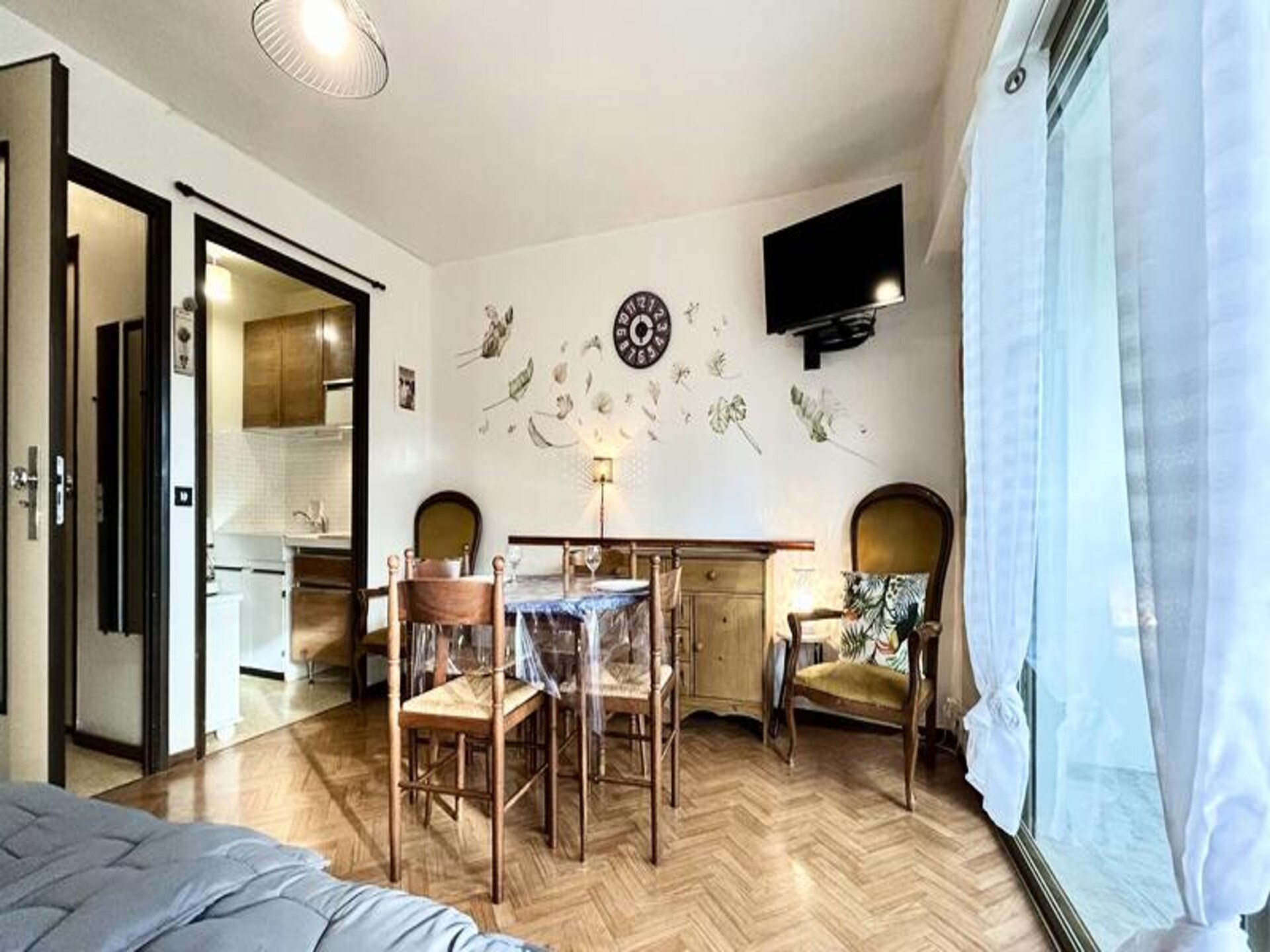 Knusse studio met balkon op zuiden, vlakbij thermen Gréoux-les-Bains - foto 16