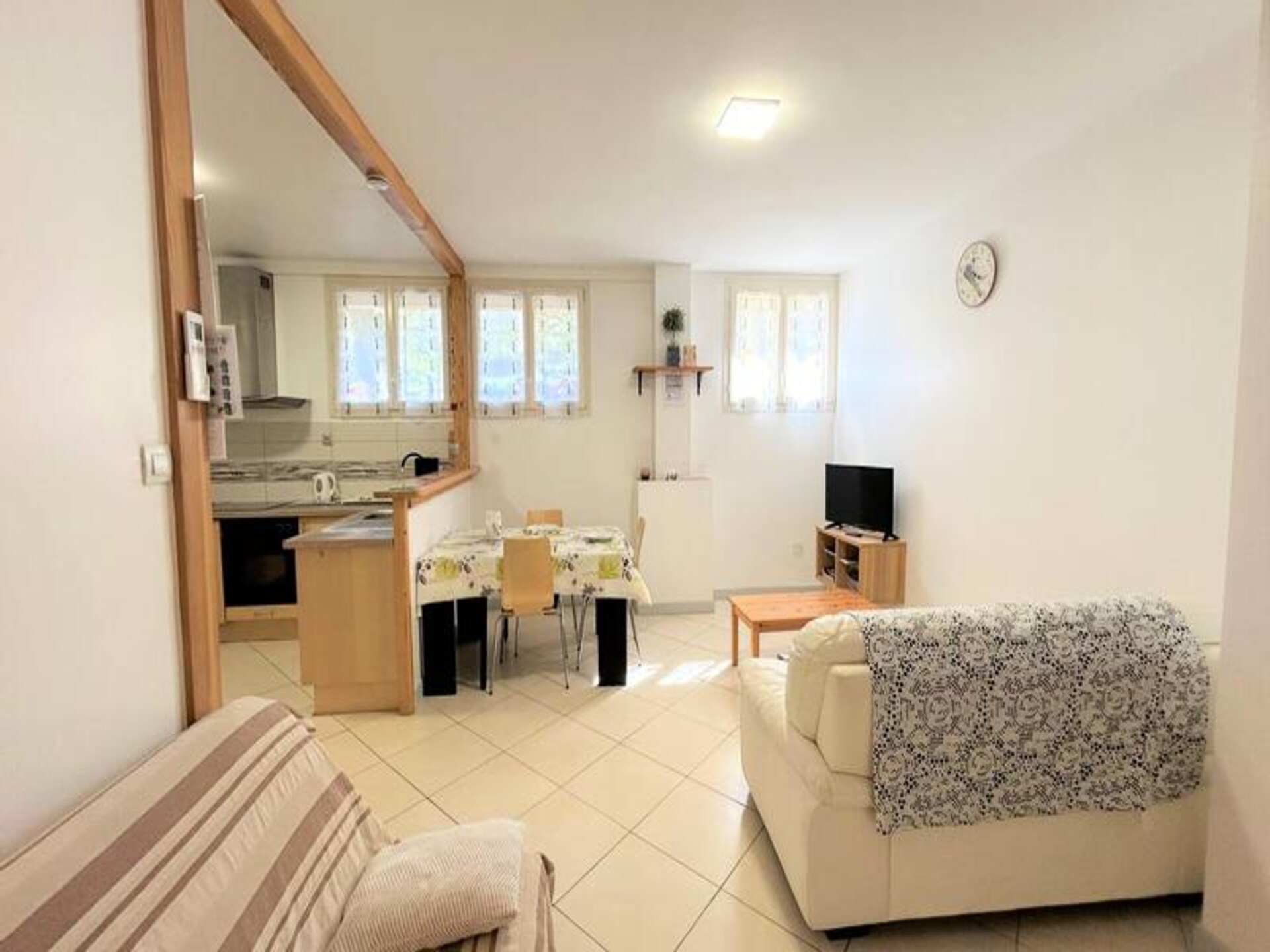 Licht appartement op de begane grond, 300m van de thermen van Gréoux-les-Bains - foto 10