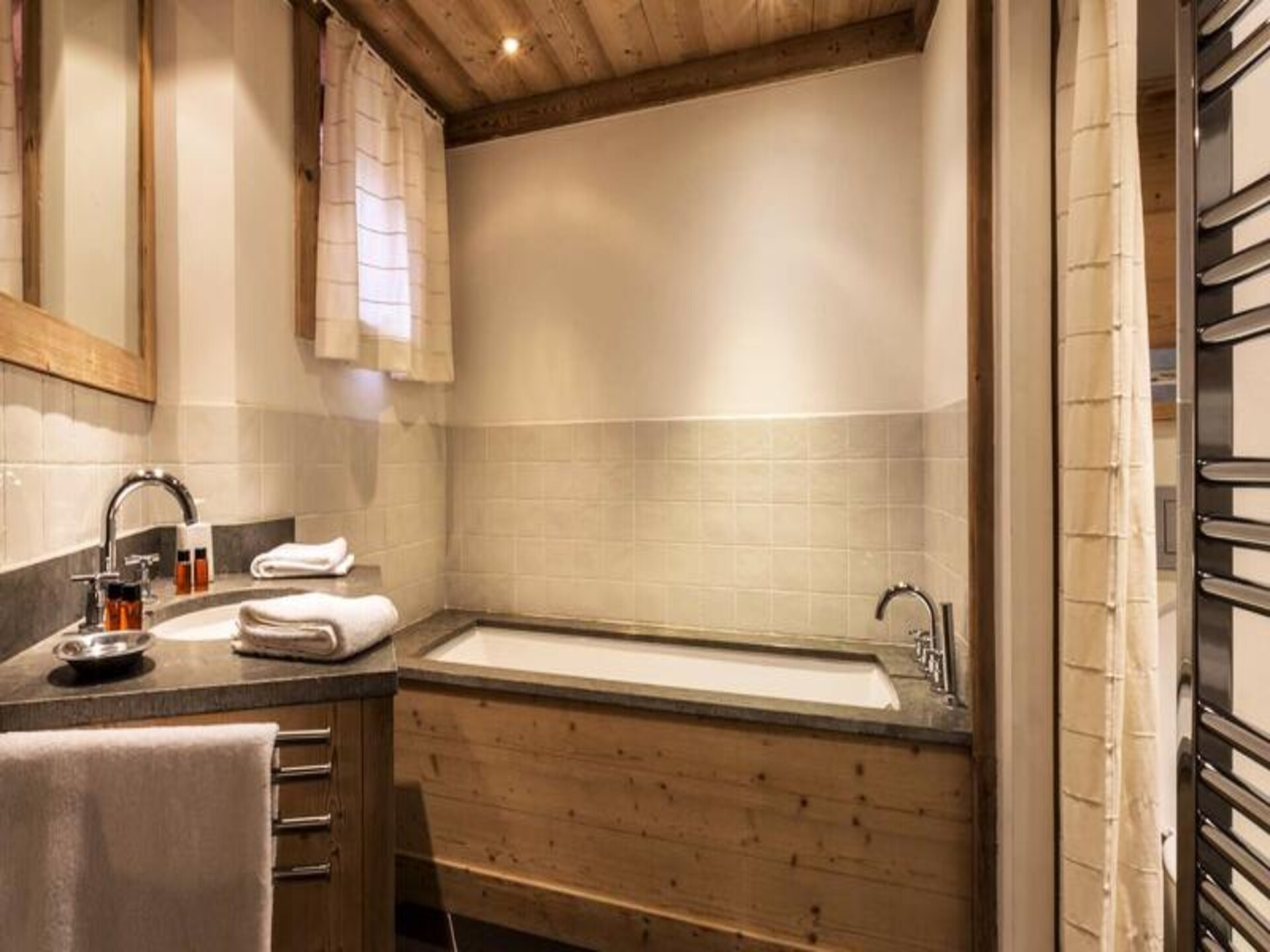 Elegant 4-persoons appartement op 200m van de piste in Val d'Isère - foto 16