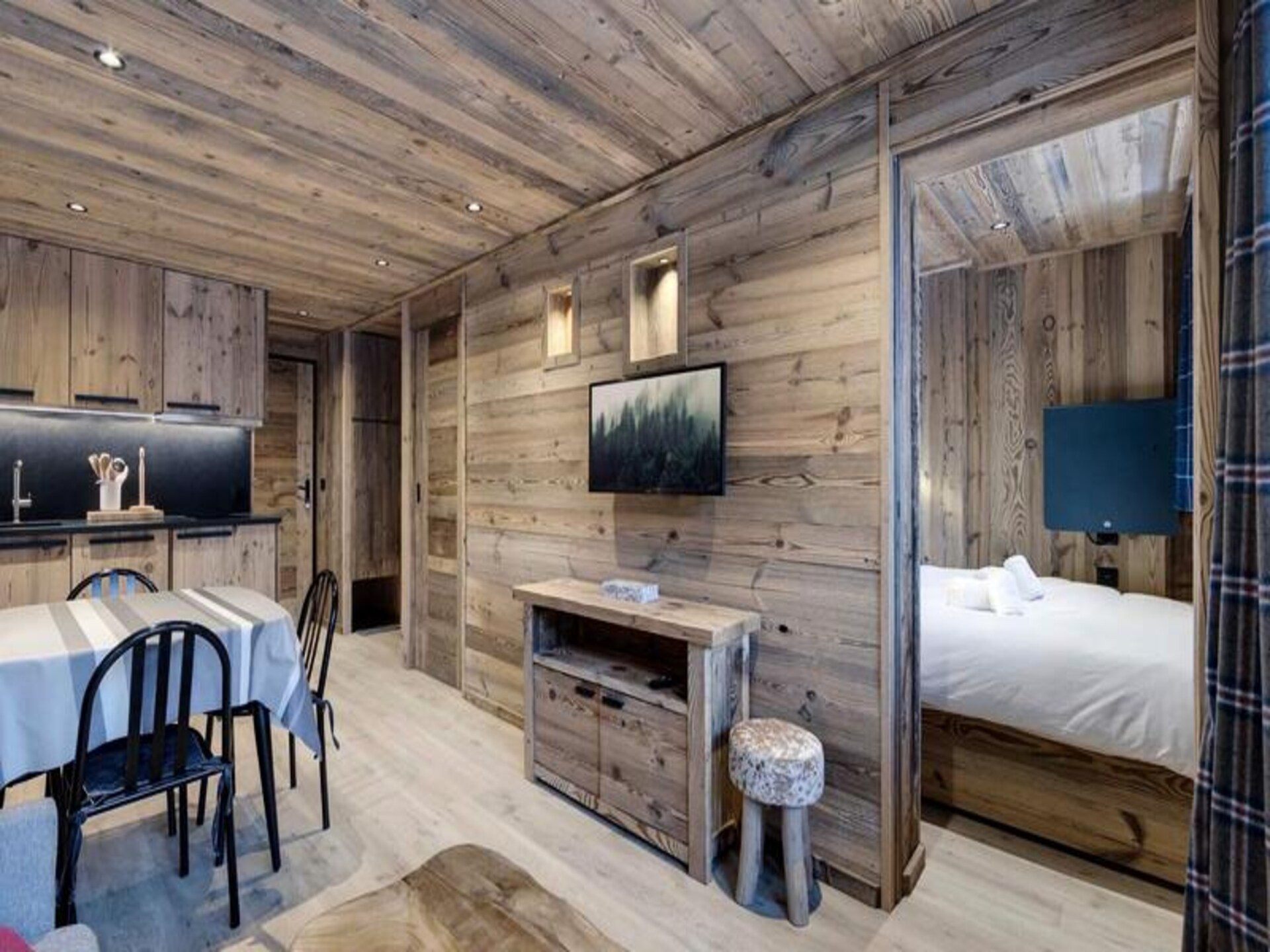 Vernieuwd appartement in Val d'Isère met balkon op het zuiden en directe piste-toegang - foto 3