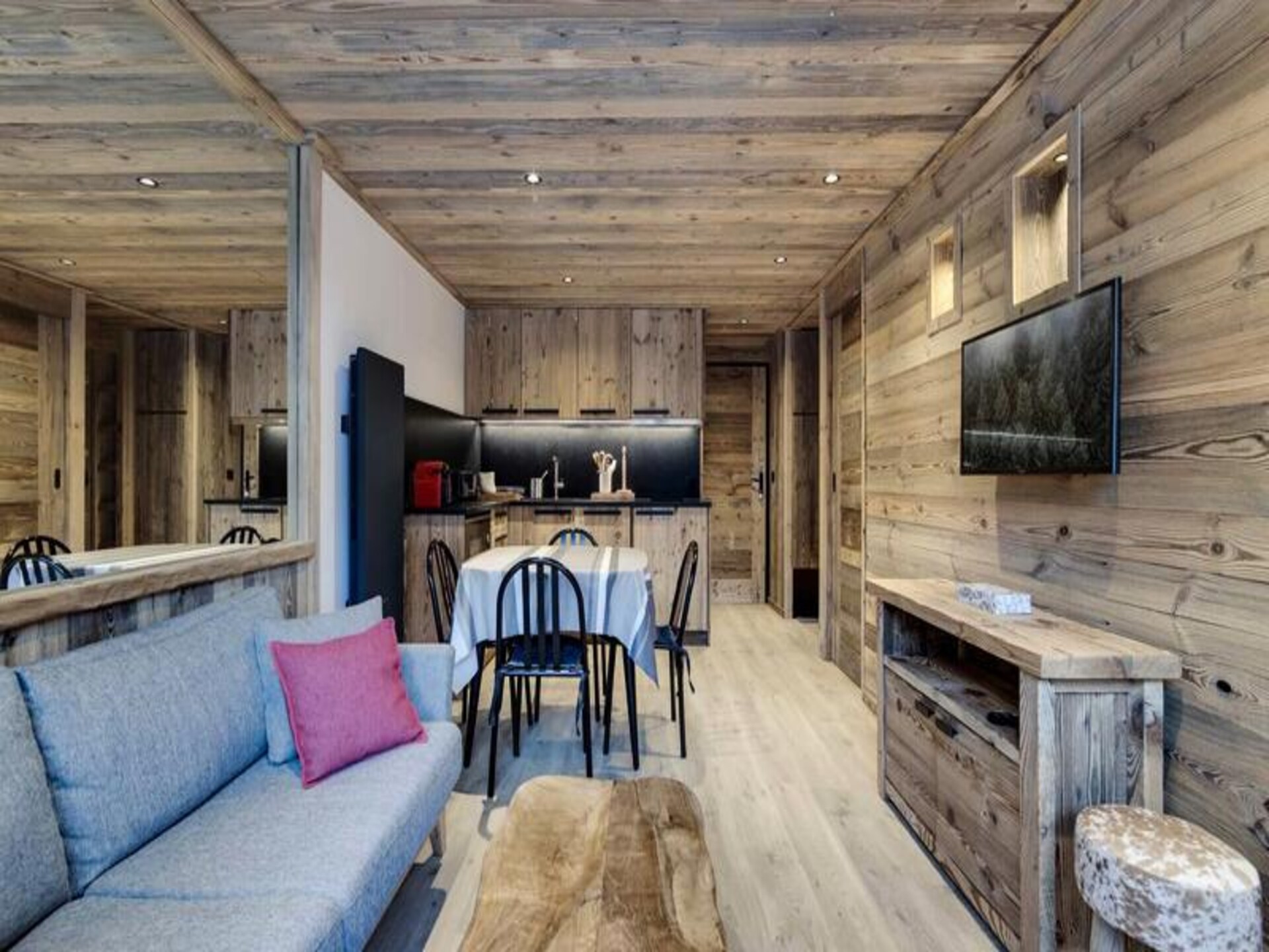Vernieuwd appartement in Val d'Isère met balkon op het zuiden en directe piste-toegang - foto 5