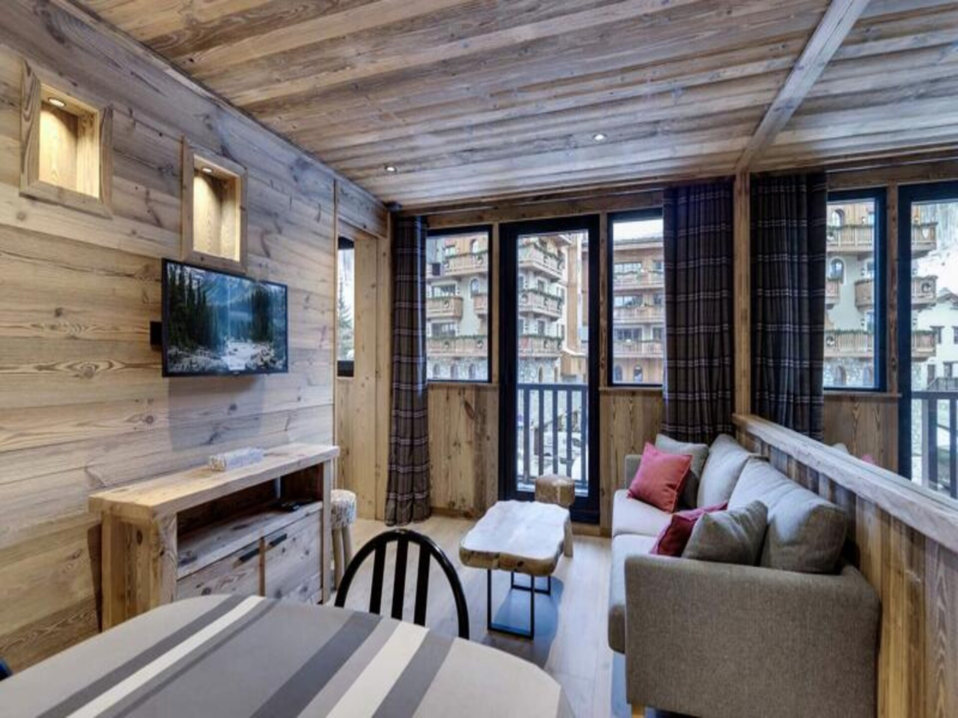 Vernieuwd appartement in Val d'Isère met balkon op het zuiden en directe piste-toegang - foto 6