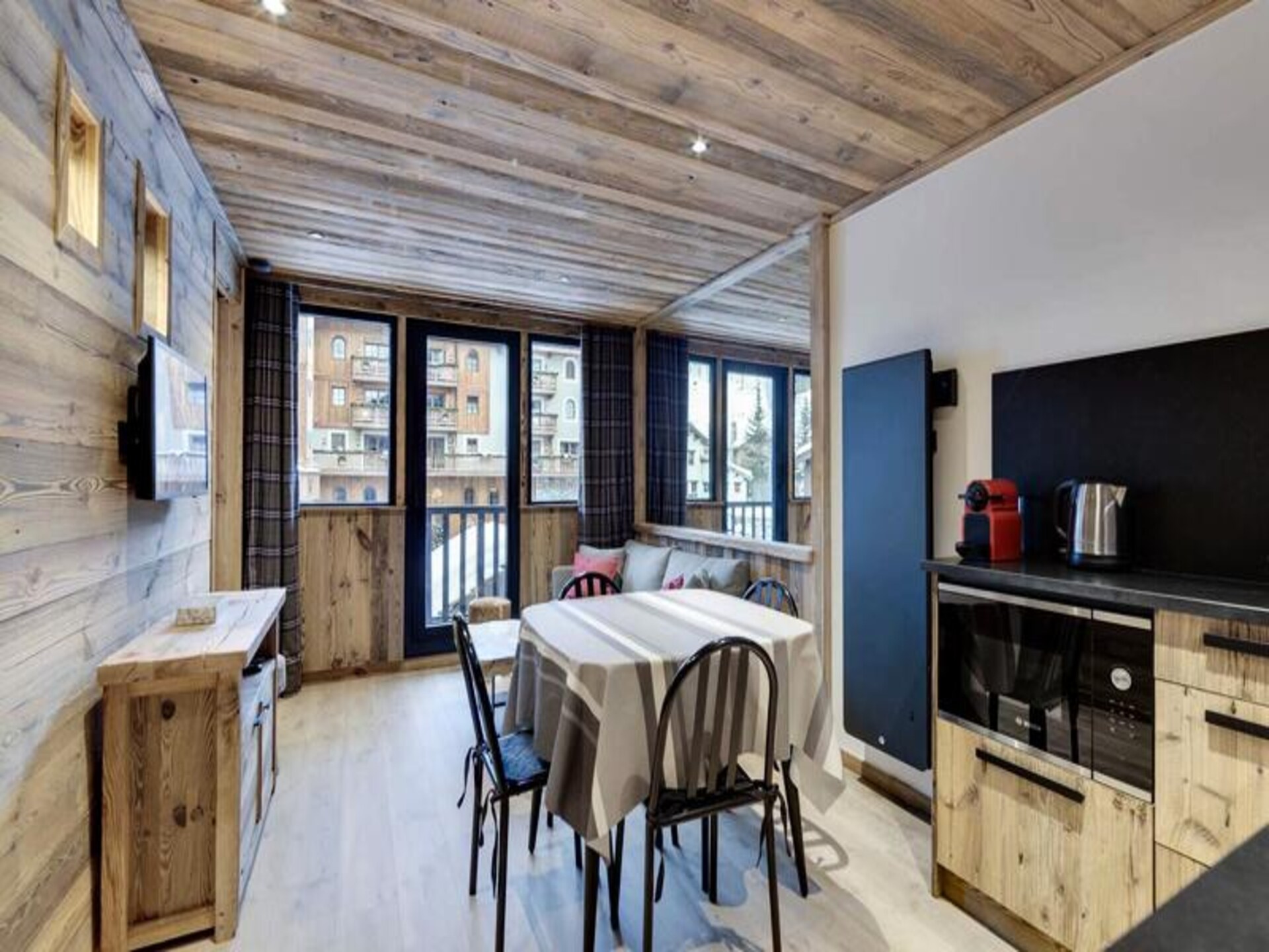 Vernieuwd appartement in Val d'Isère met balkon op het zuiden en directe piste-toegang - foto 7