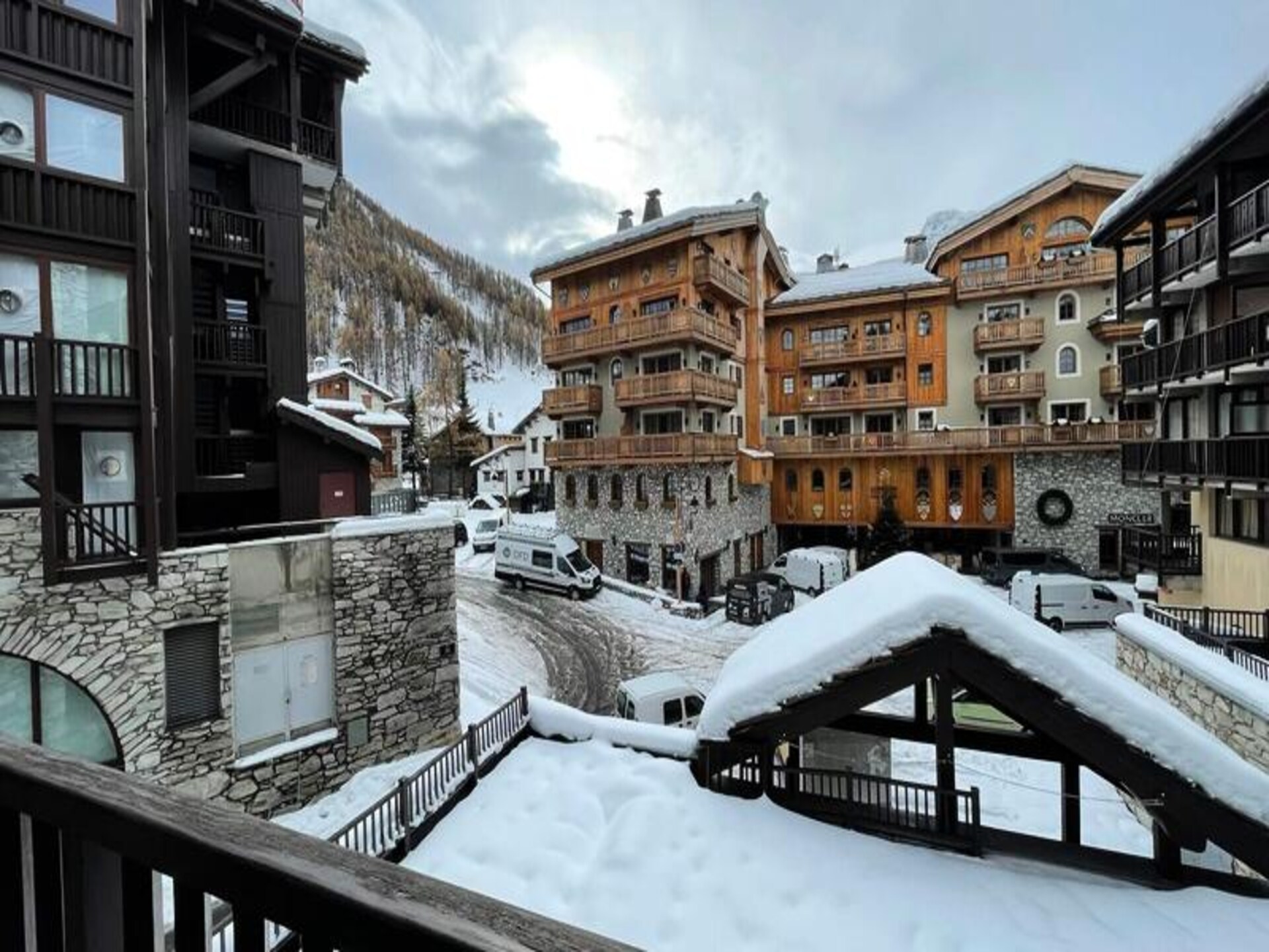 Vernieuwd appartement in Val d'Isère met balkon op het zuiden en directe piste-toegang - foto 14