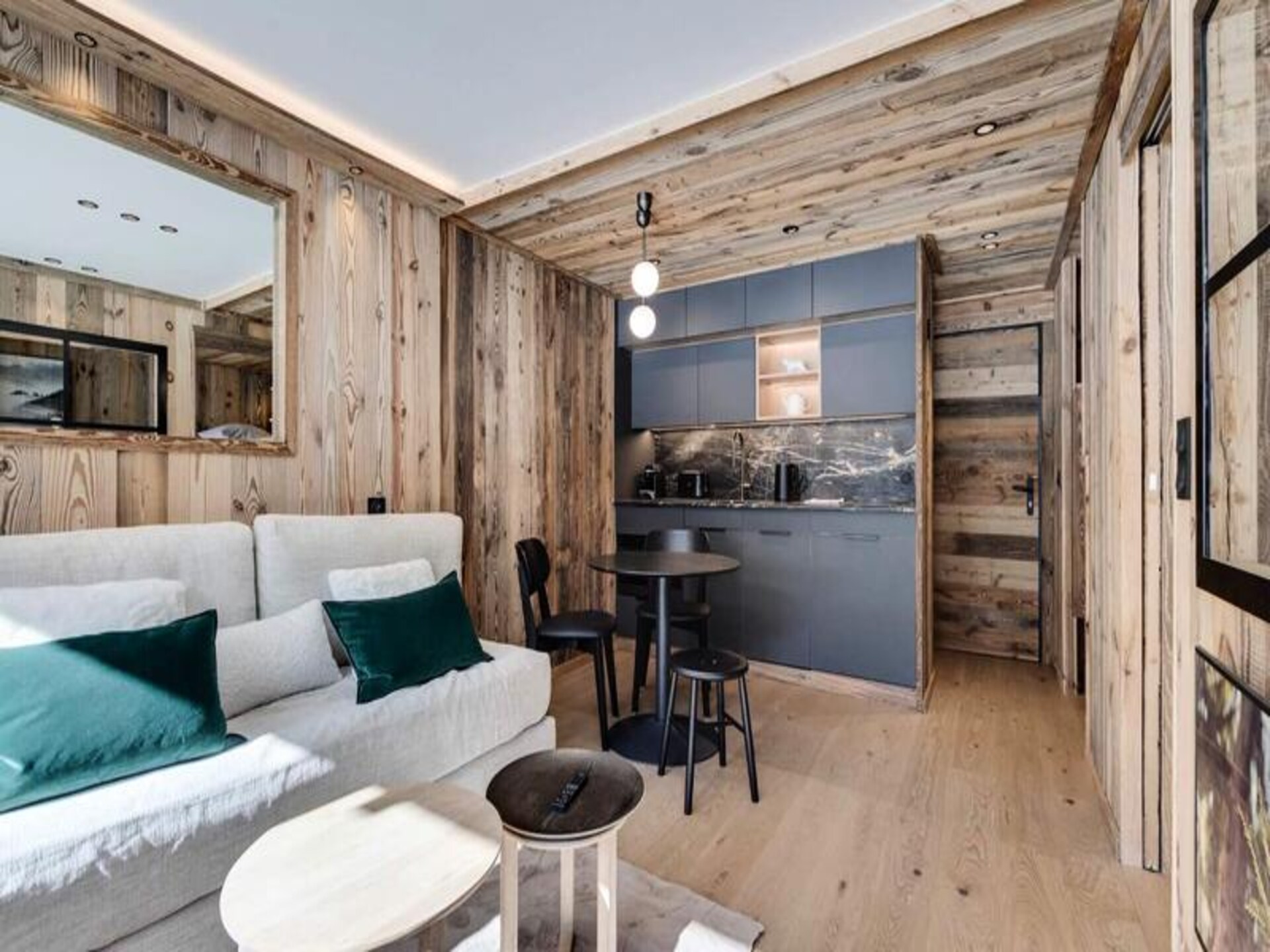 Sfeervol gerenoveerd studio-appartement op de piste in Val d'Isère - foto 5