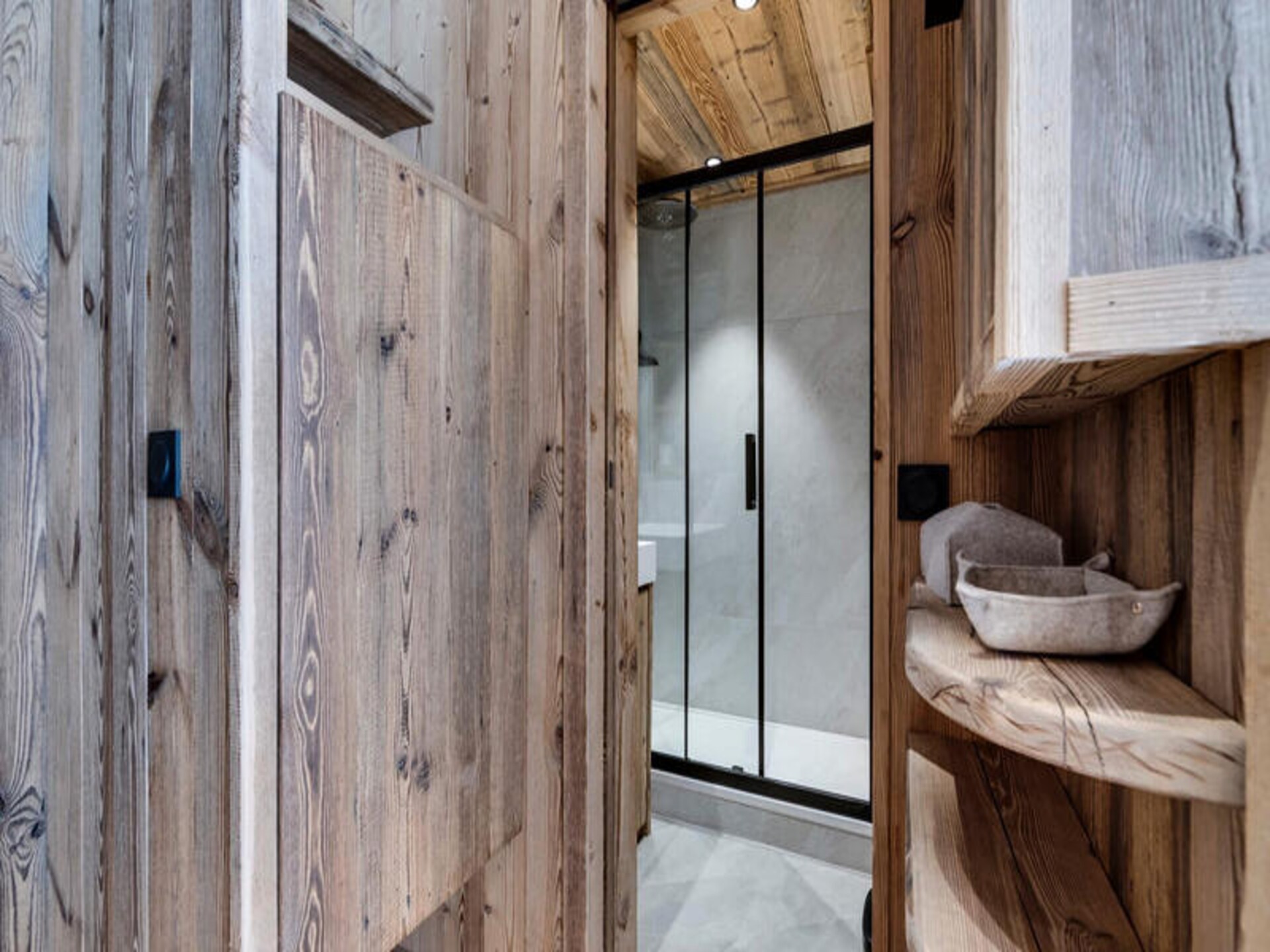 Sfeervol gerenoveerd studio-appartement op de piste in Val d'Isère - foto 11