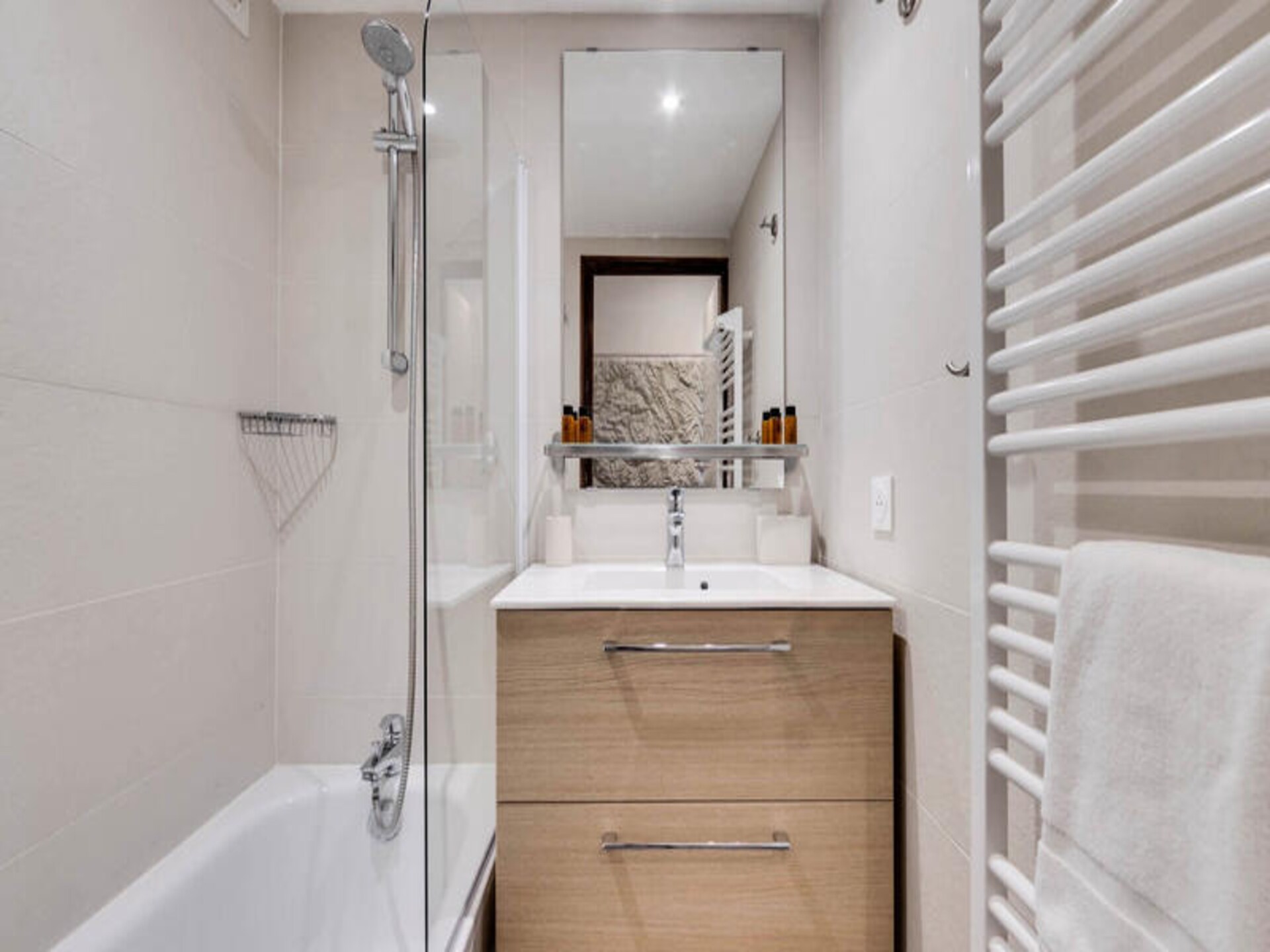 Gerenoveerd 5-persoons appartement op 50m van de piste in Val d'Isère - foto 11
